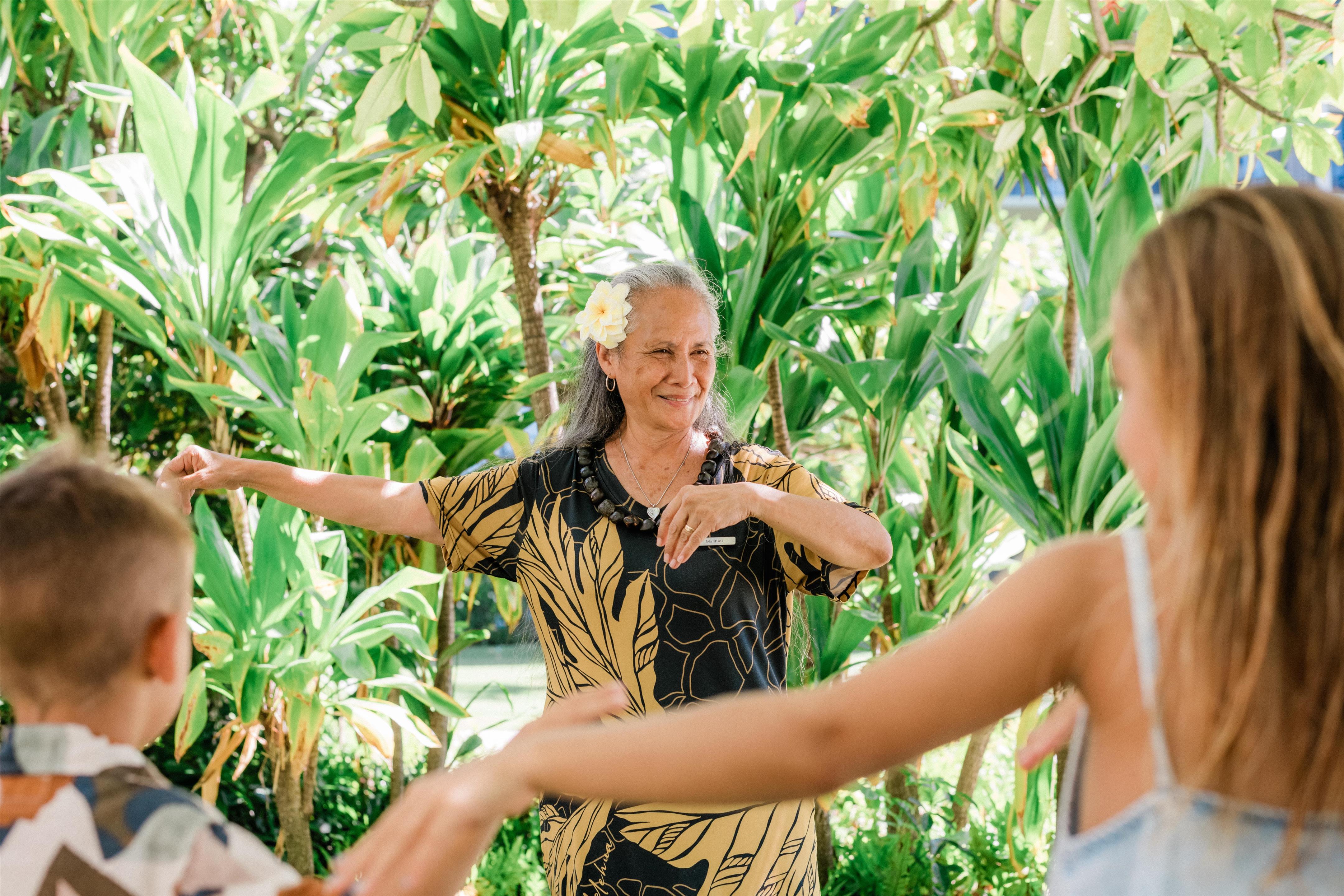 Cultural Activities | OUTRIGGER Kaanapali Beach Resort