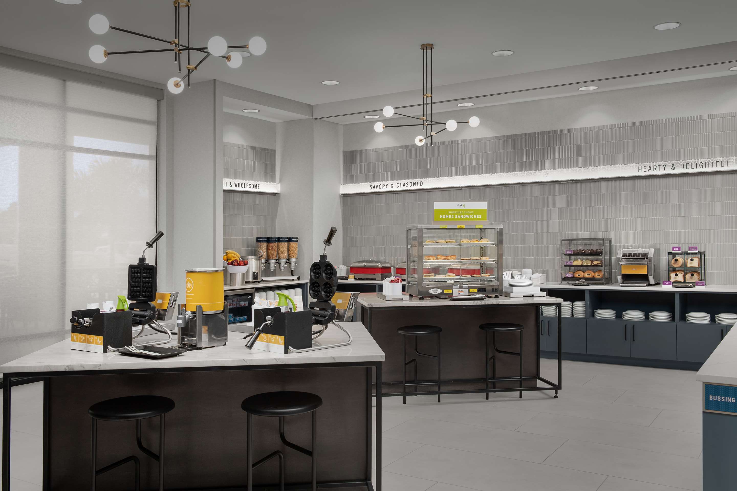 Breakfast Area | Hampton Inn by Hilton Orlando Southeast Nona