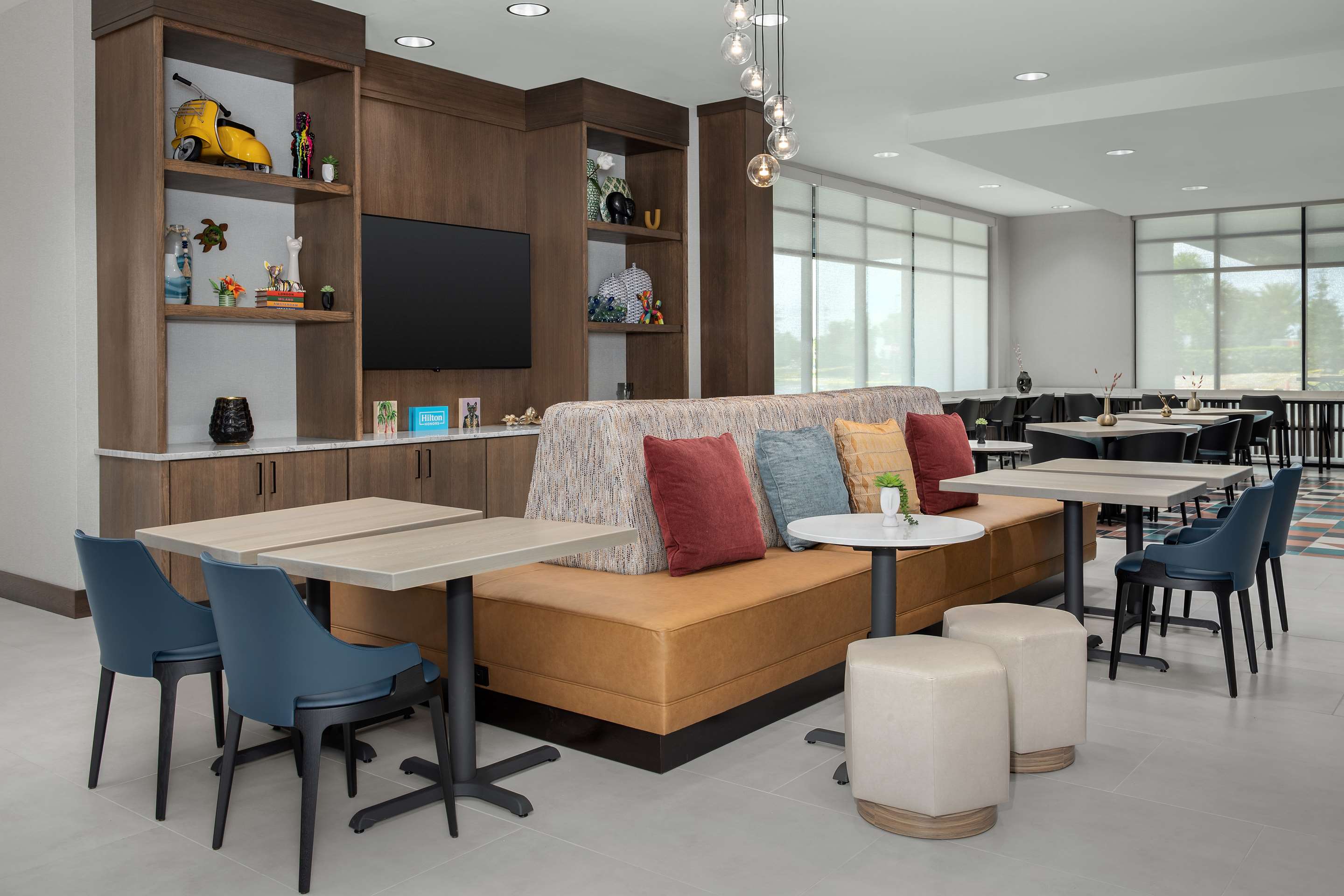 Lobby | Hampton Inn by Hilton Orlando Southeast Nona