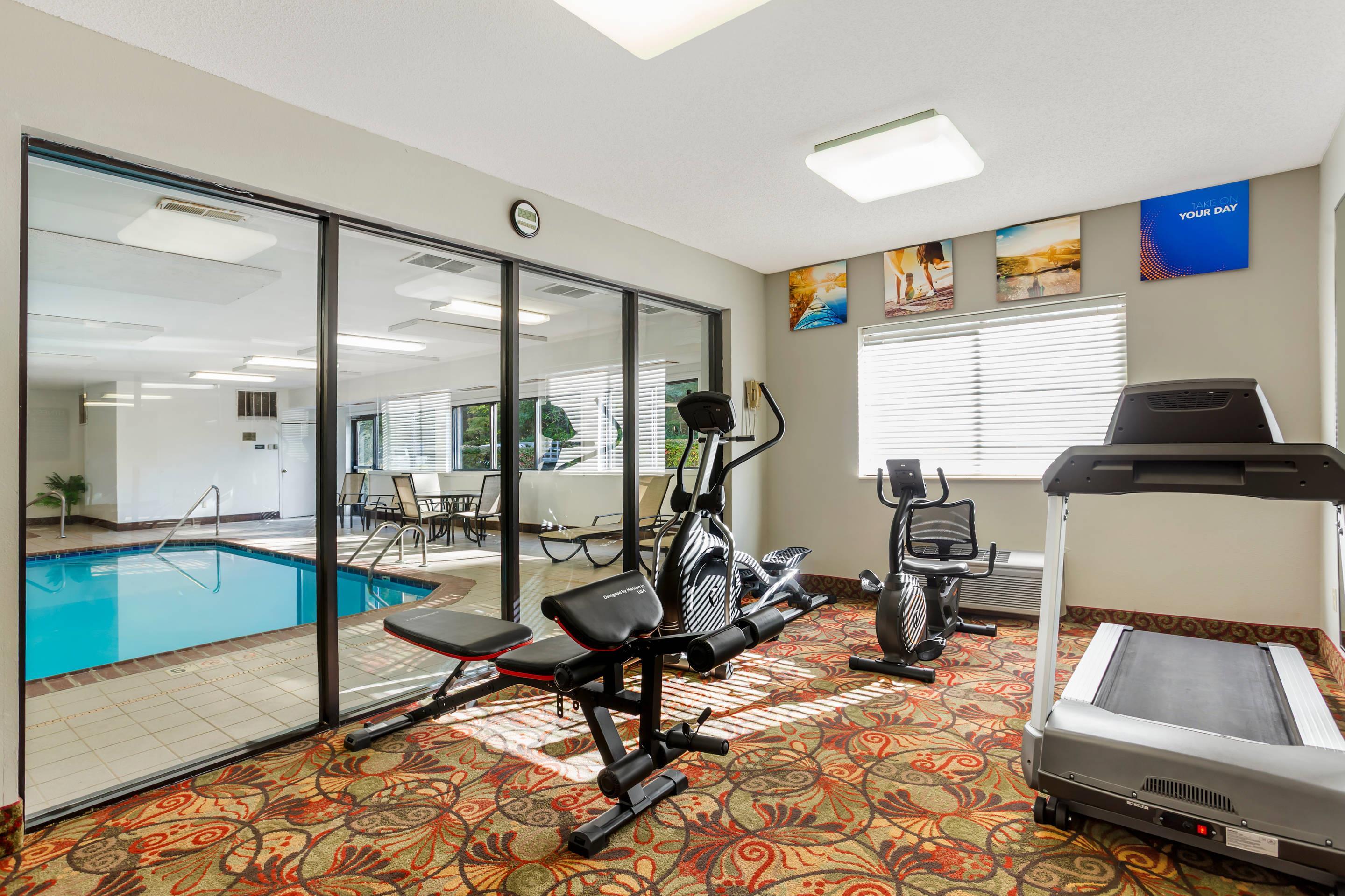 Fitness center | Comfort Inn Huntington near University area