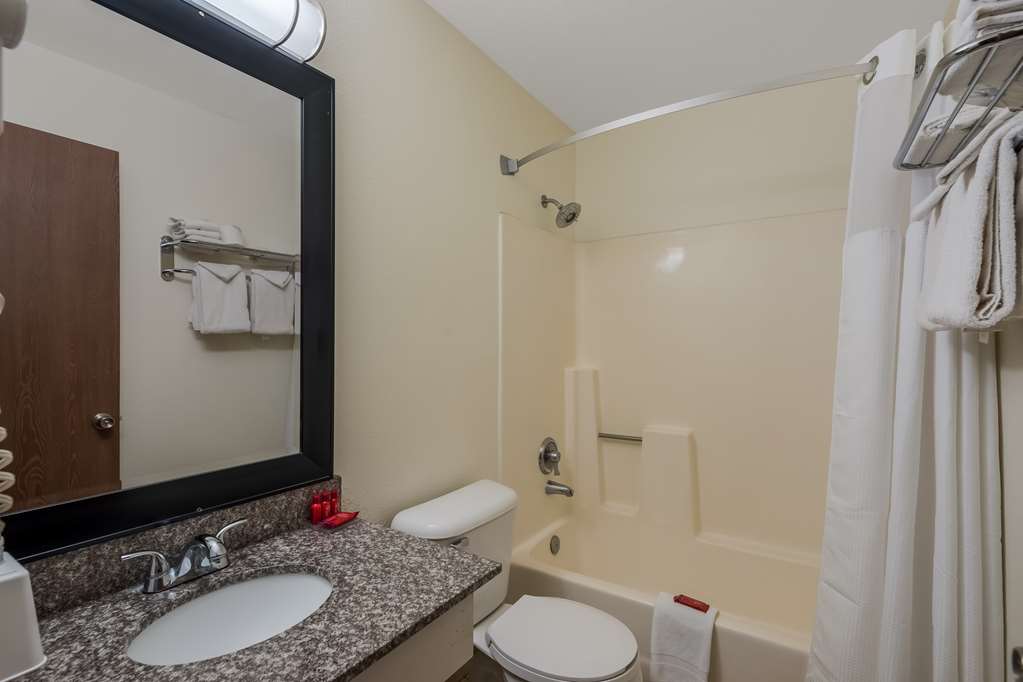 SureStay by Best Western Williams - Grand Canyon-guestroom-Guest Room,Bathroom,On-Site.jpg