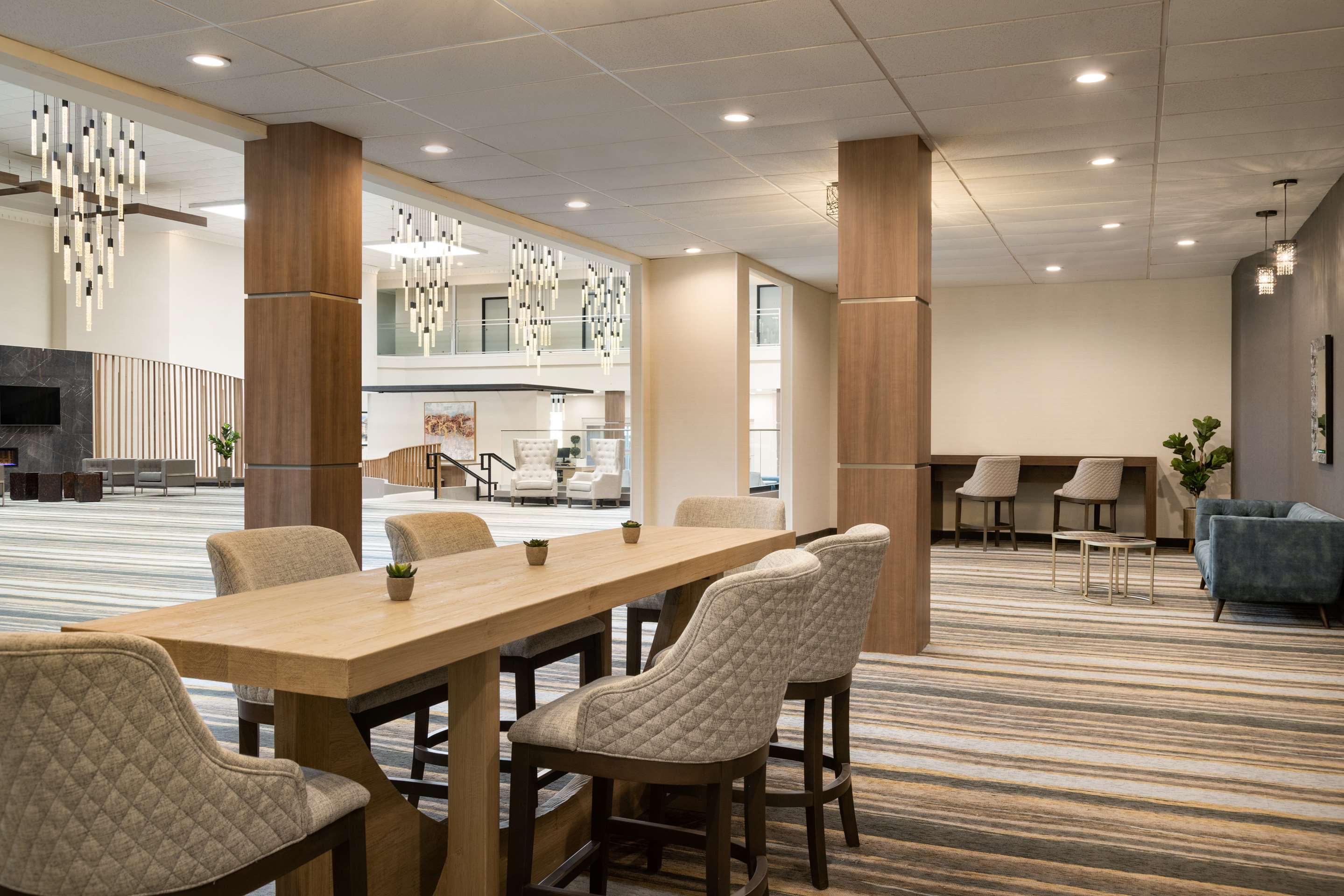 Lobby | DoubleTree by Hilton Fort Worth South