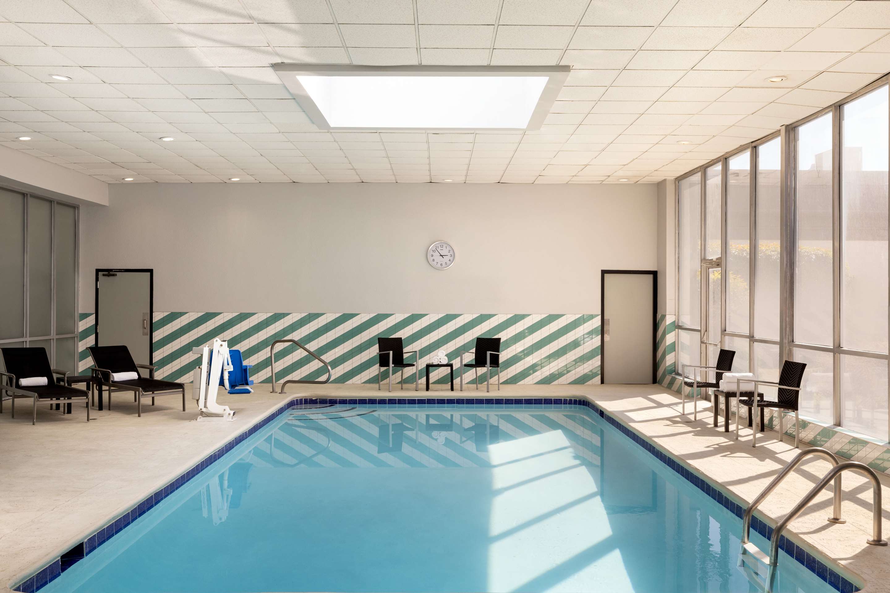Pool | DoubleTree by Hilton Fort Worth South