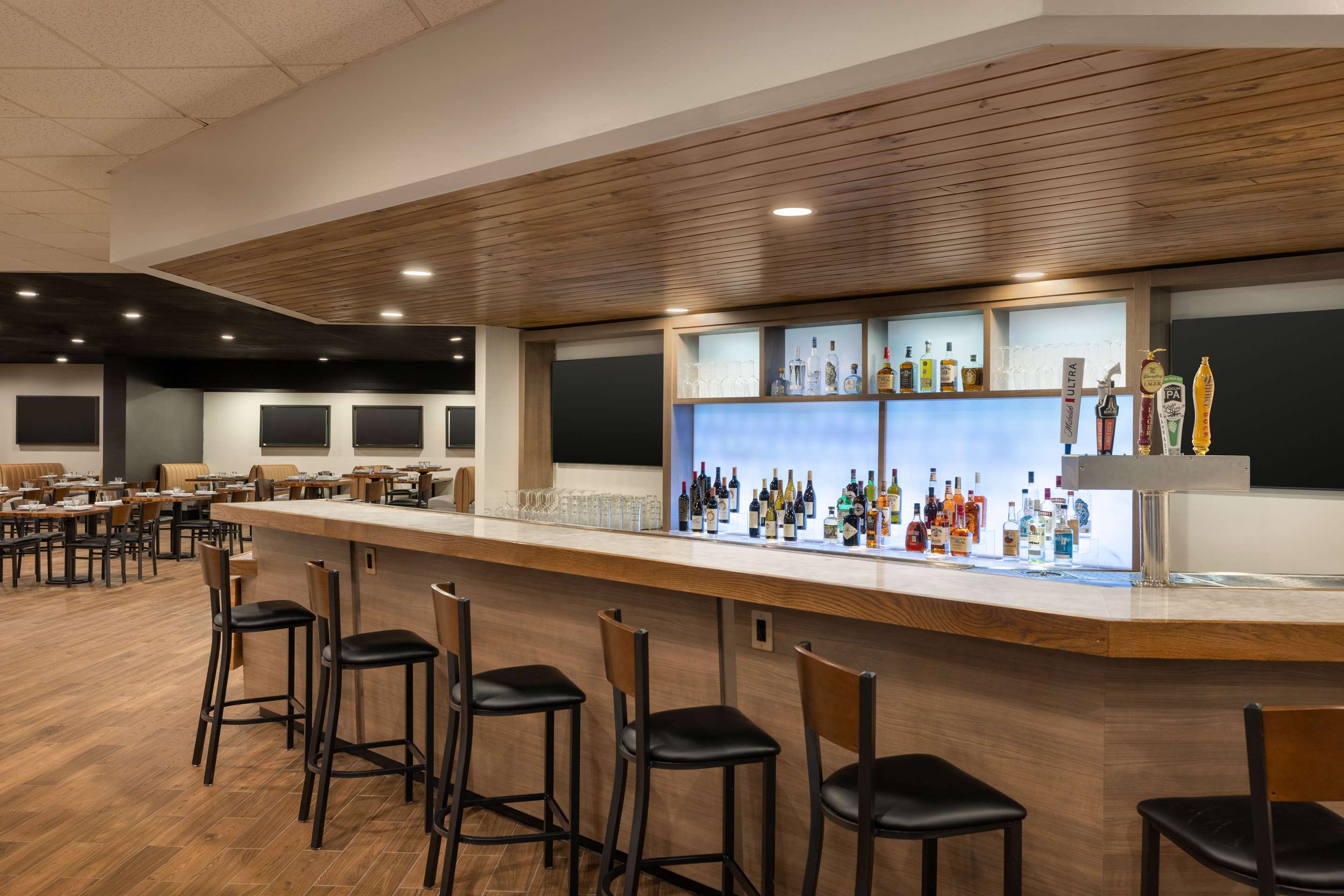 Restaurant | DoubleTree by Hilton Fort Worth South
