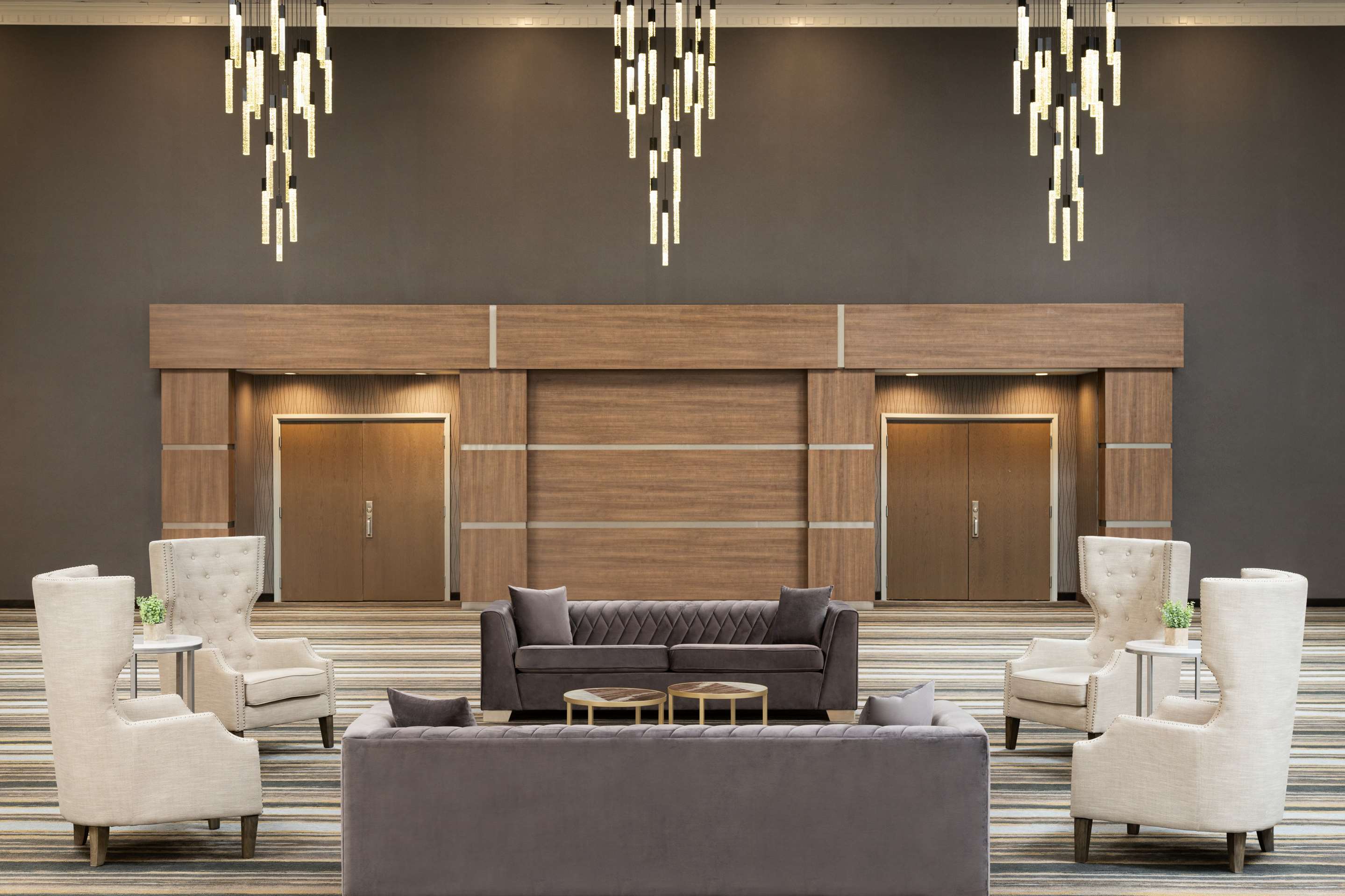 Lobby | DoubleTree by Hilton Fort Worth South