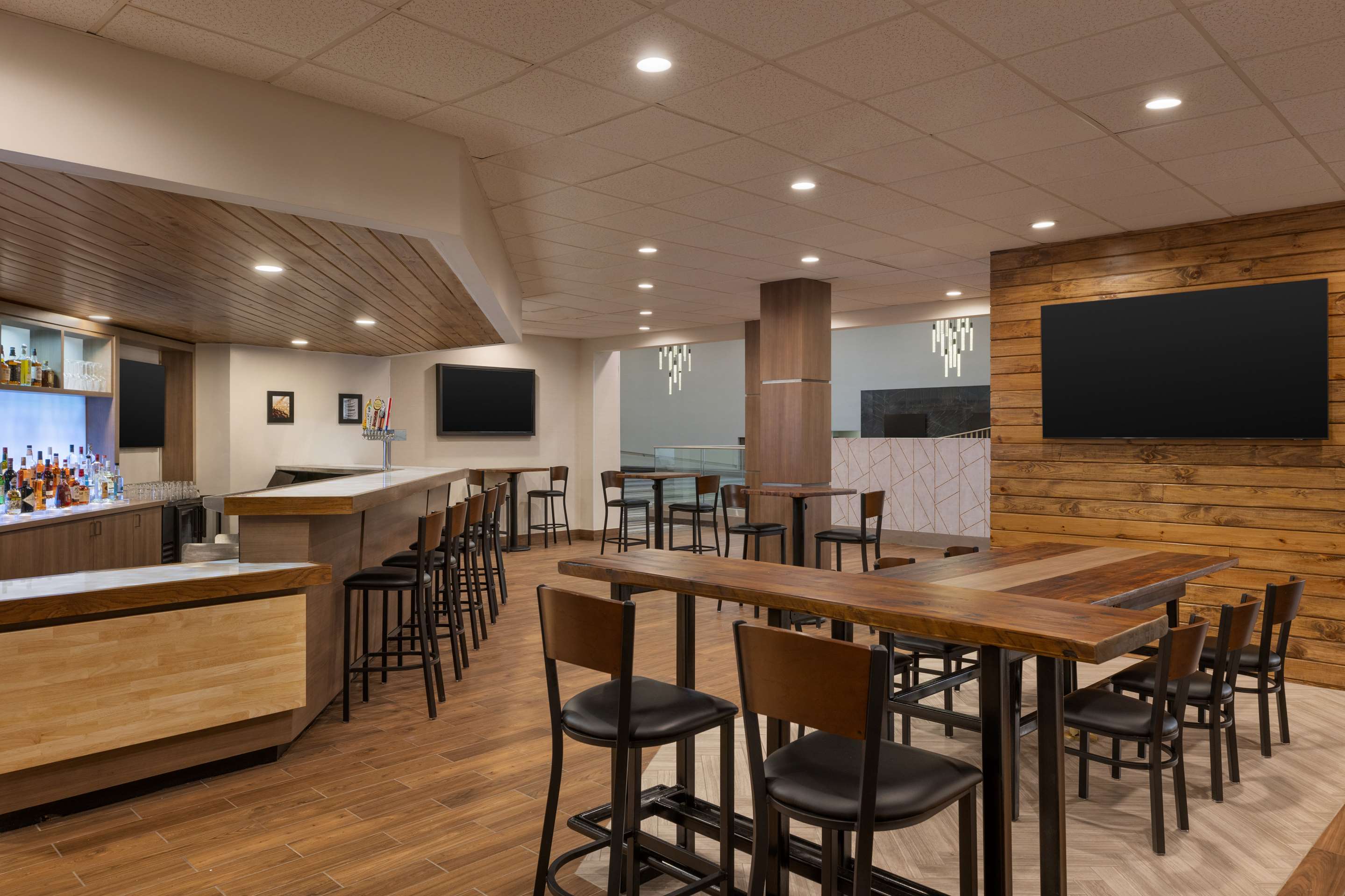 Restaurant | DoubleTree by Hilton Fort Worth South