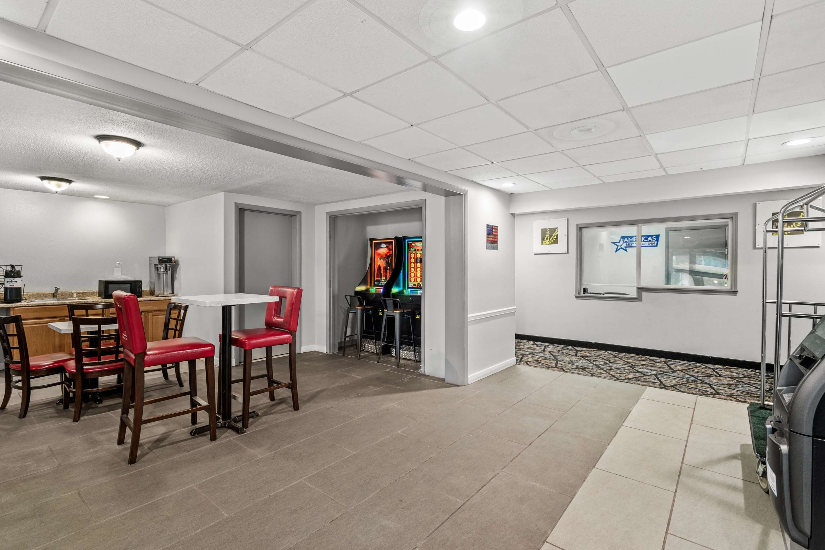 PA Lobby | Americas Best Value Inn Carlisle