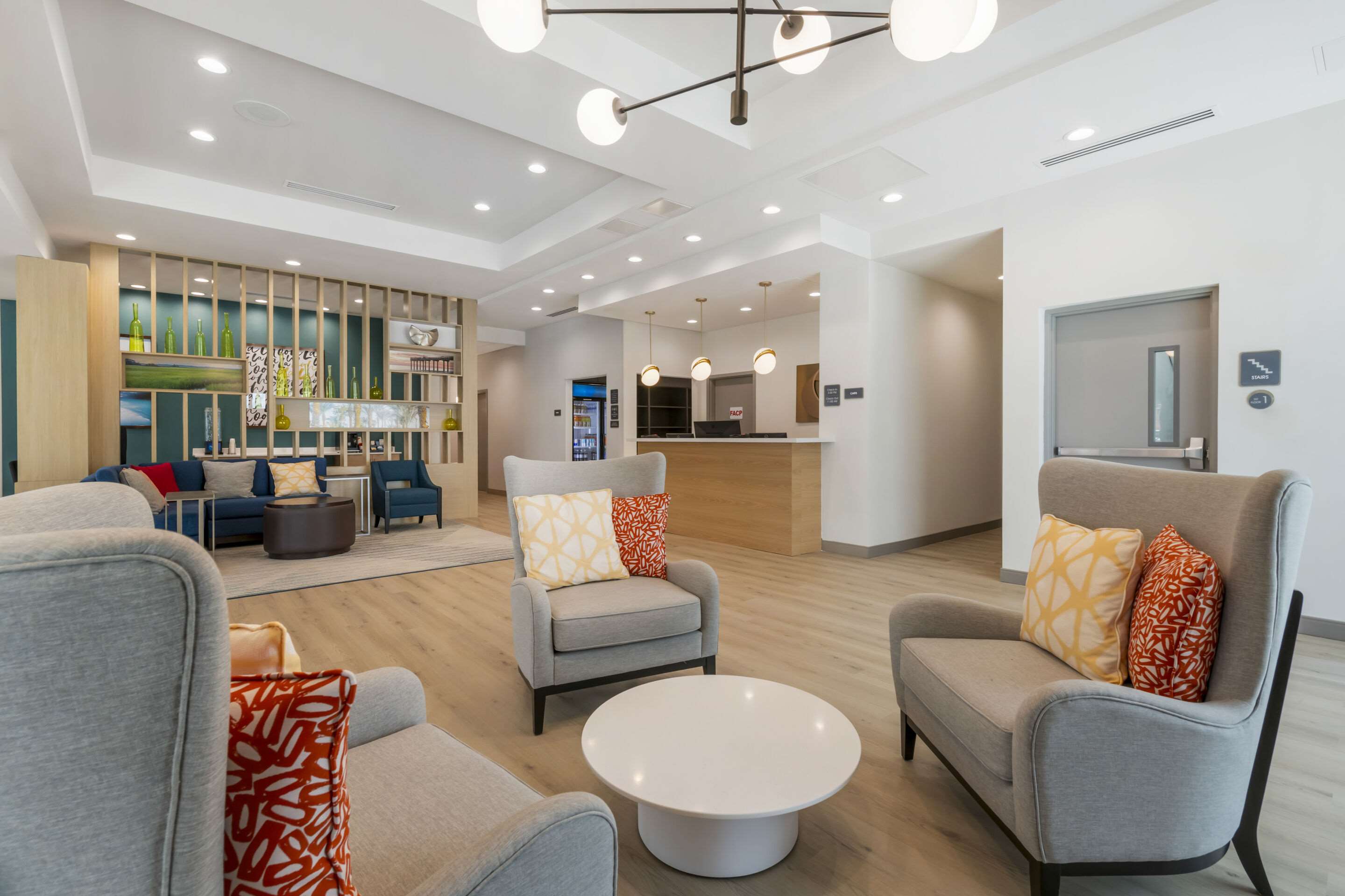 Lobby with sitting area | Comfort Suites St. Augustine Historic District Area