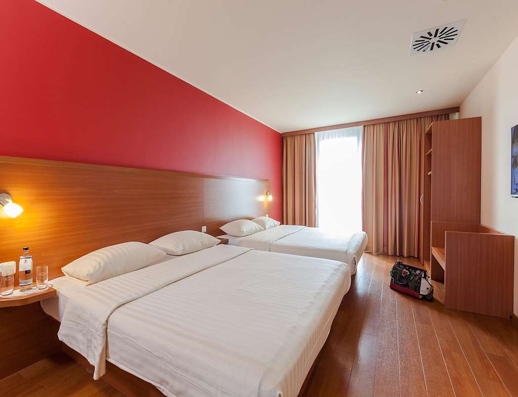 PREMIER INN FRA CITY-guestroom-Guest Room,Suite,On-Site.jpg