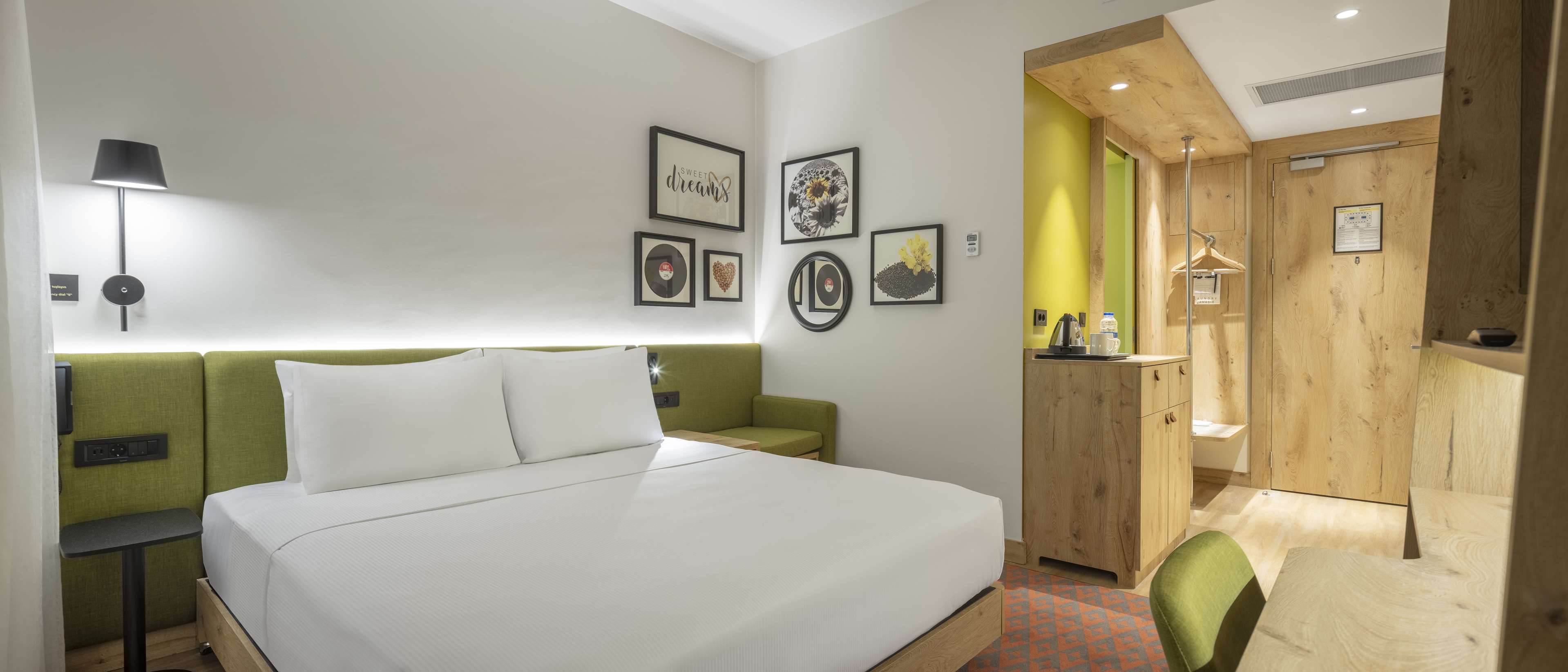 Hampton By Hilton Cerkezkoy Room Type - KING ROOM SMOKING
