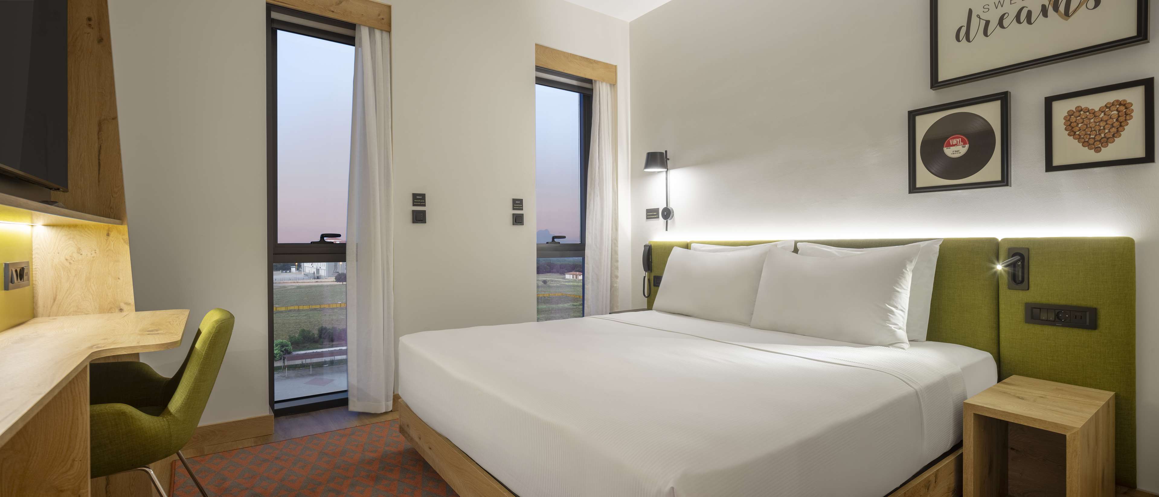 Hampton By Hilton Cerkezkoy Room Type - KING ROOM NON SMOKING