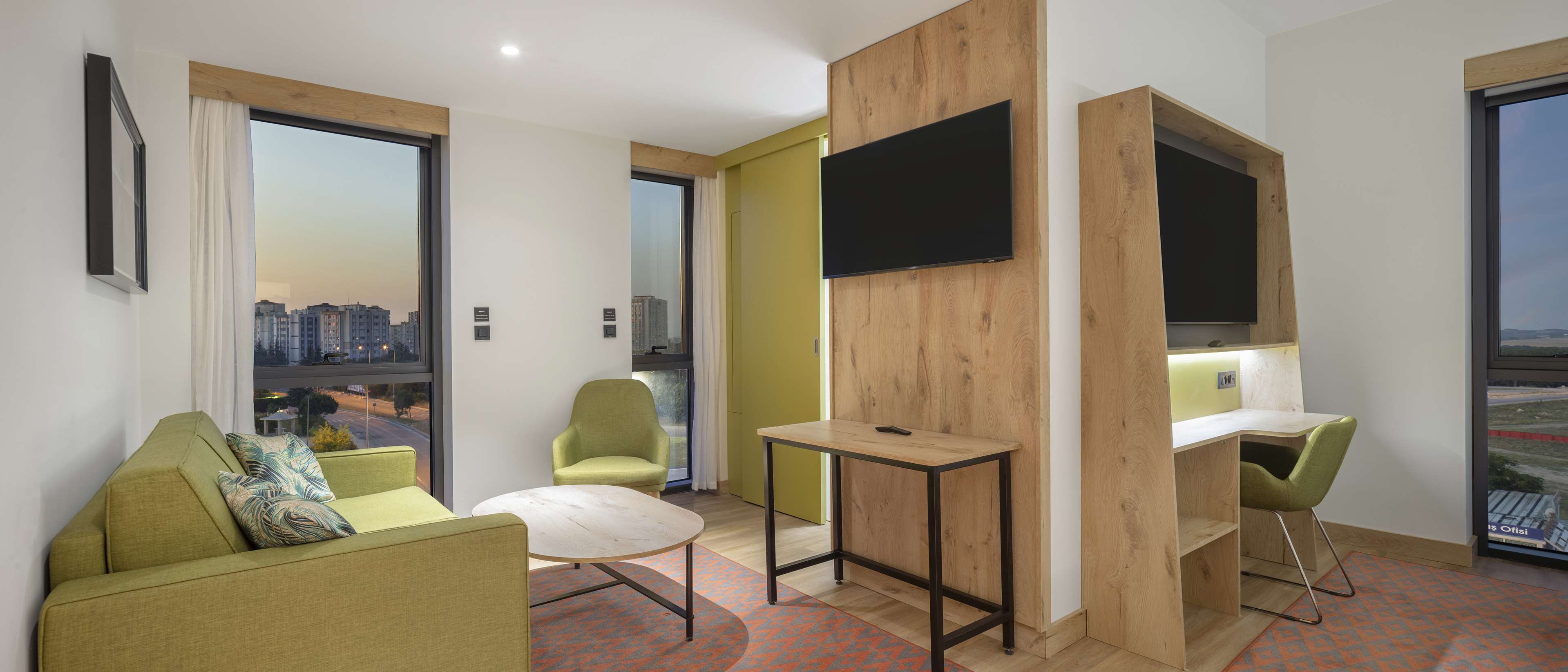 Hampton By Hilton Cerkezkoy Room Type - KNG CORNER RM W SOFA BD SM