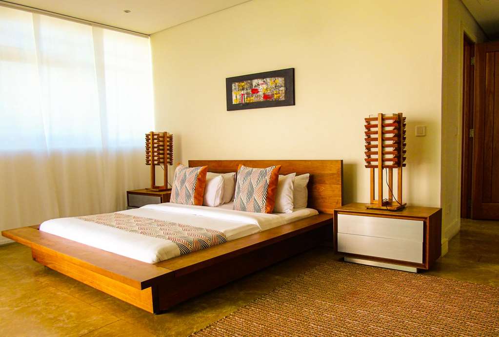 HOTEL ENGLISH POINT-guestroom-Guest Room,Suite,On-Site.jpg