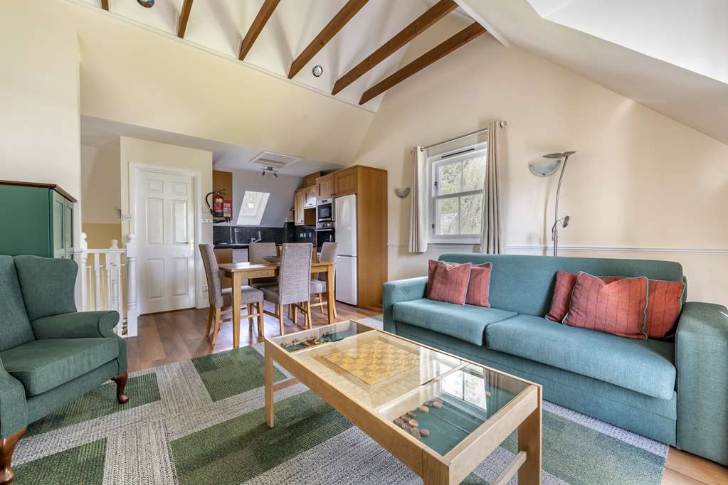 THE KENMORE CLUB-guestroom-Guest Room,On-Site.jpg