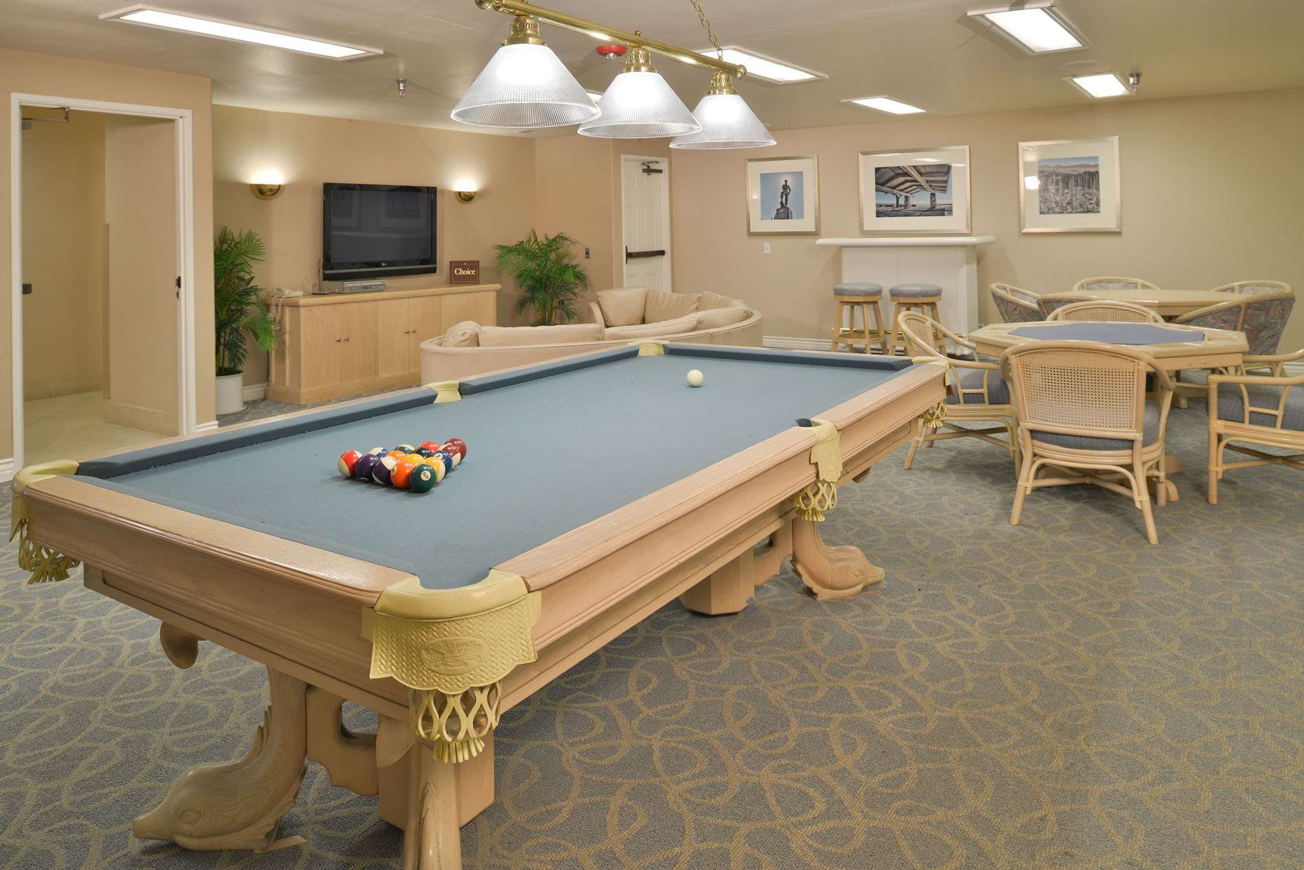 rvb phase lounge pool table x | Riviera Beach & Shores Resorts