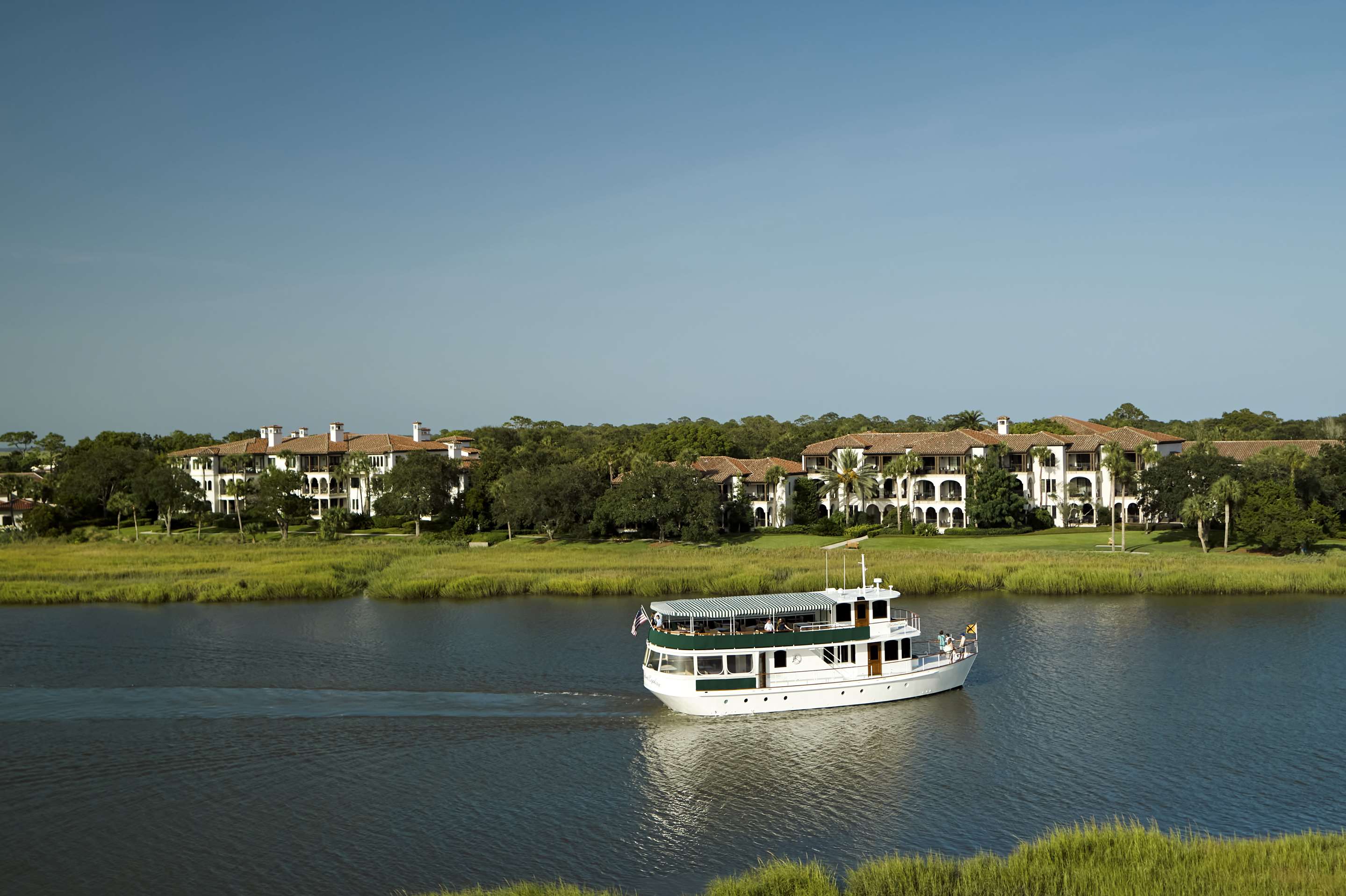 Cloister Yacht Explorer | The Cloister
