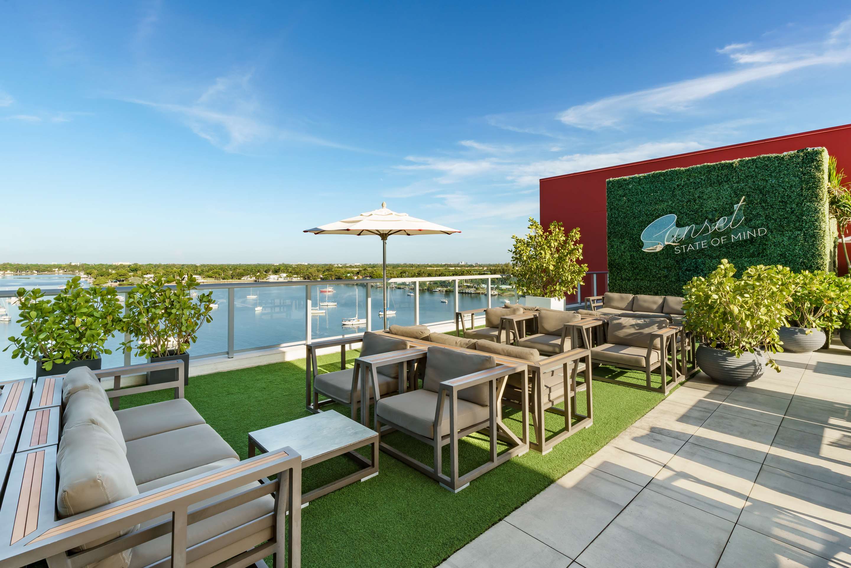Costa Hollywood Roof Lounge LG | Design Suites Hollywood Beach Resort