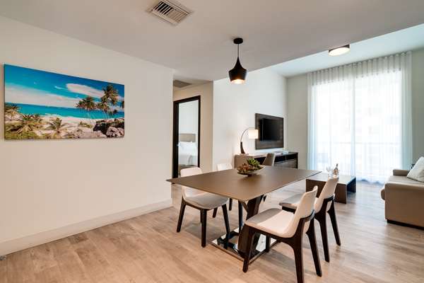 Suite - Costa Hollywood Resort