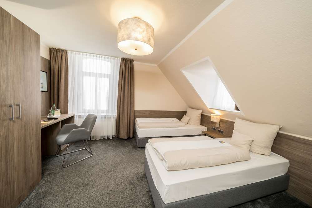 Parkhotel Lingen by Hackmann-guestroom-Guest Room,On-Site.jpg