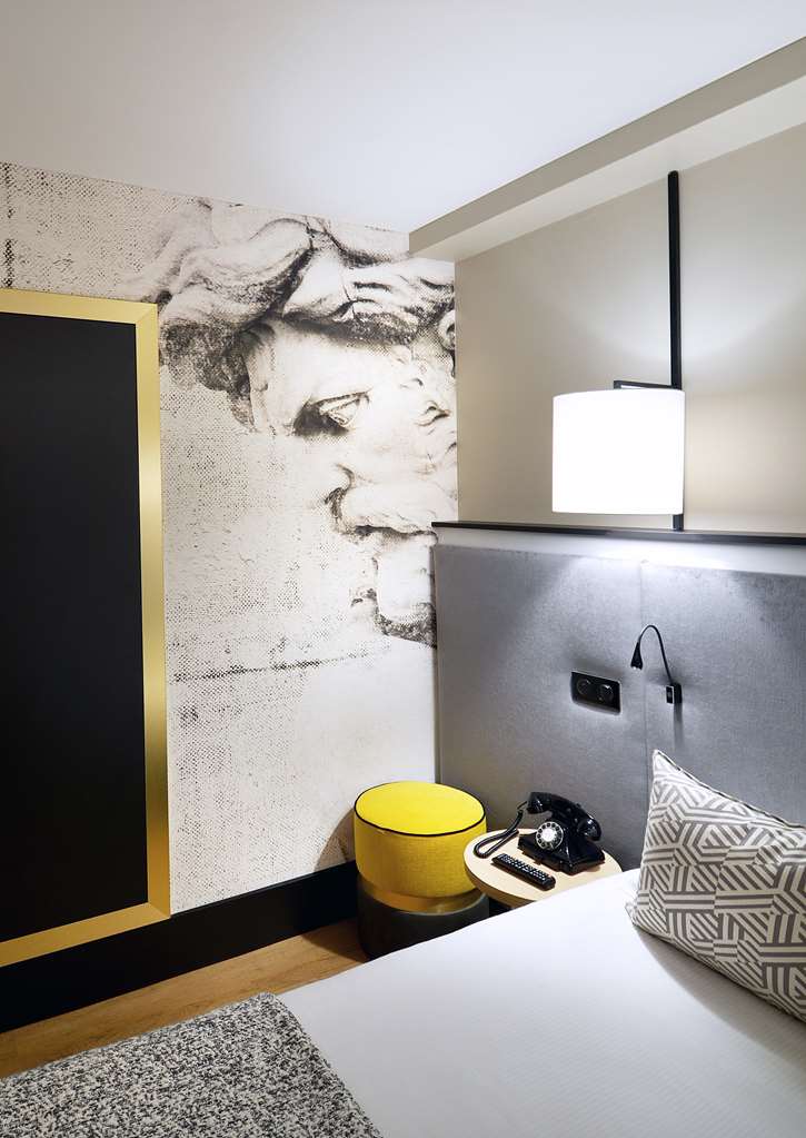 ROOSEVELT HOTEL-guestroom-Guest Room,Guest Room Amenity,On-Site.jpg