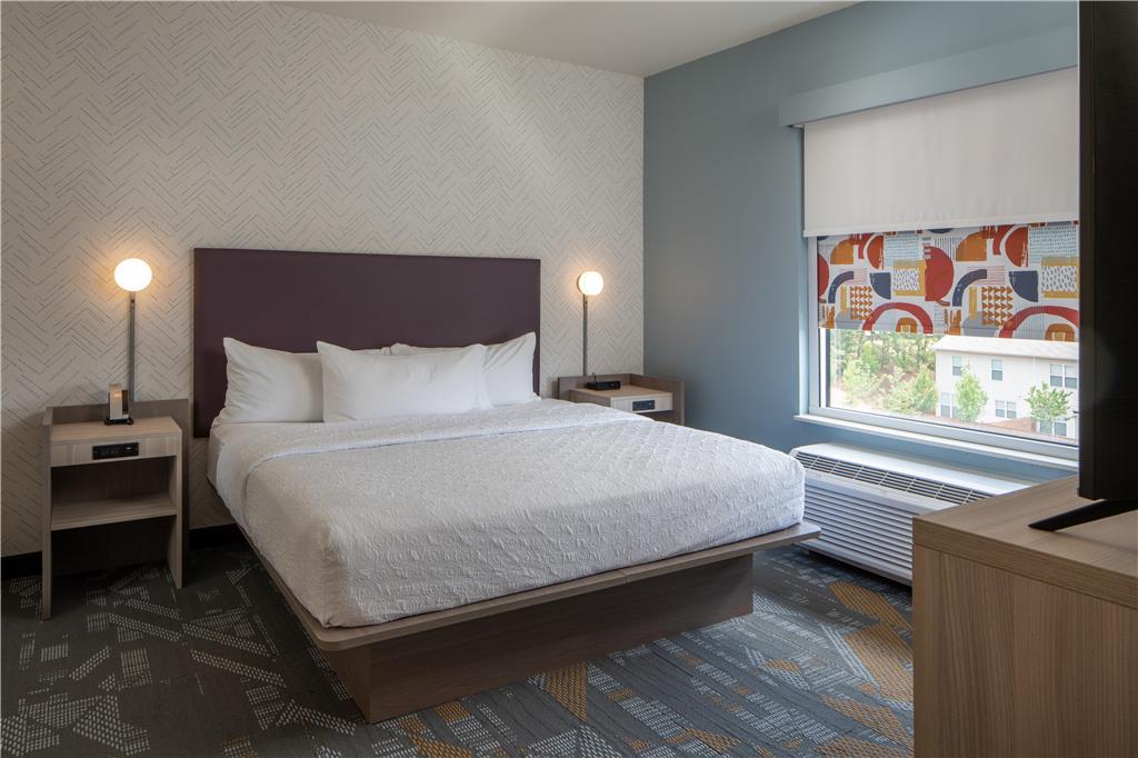 HOME2 SUITES WEST LAFAYETTE-guestroom-Guest Room,On-Site.jpg