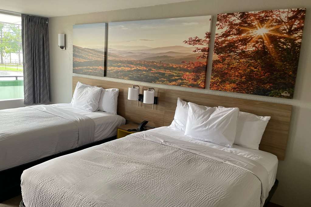 DAYS INN BY WYNDHAM MONTGOMERY EAST-guestroom-Guest Room,On-Site.jpg