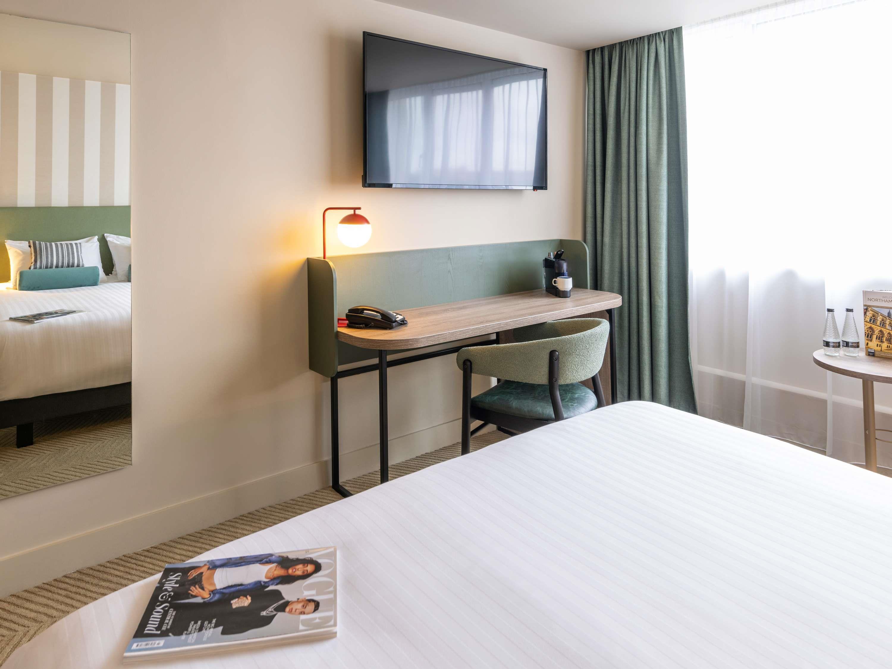 Mercure Northampton Room Type - Privilege room with 1 double bed