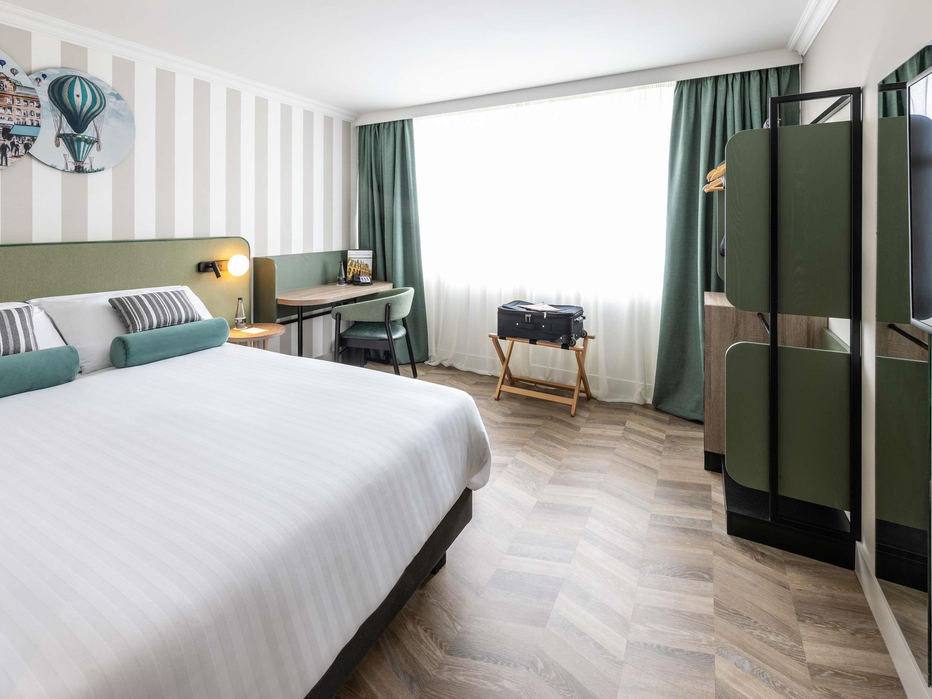 Mercure Northampton - Tap to explore photos