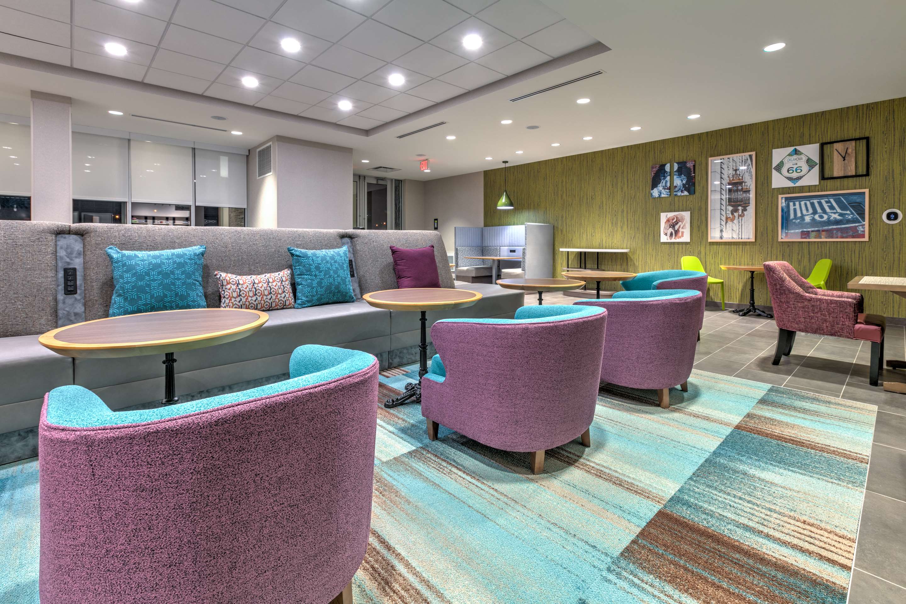 Lobby | Home2 Suites By Hilton Tulsa Airport