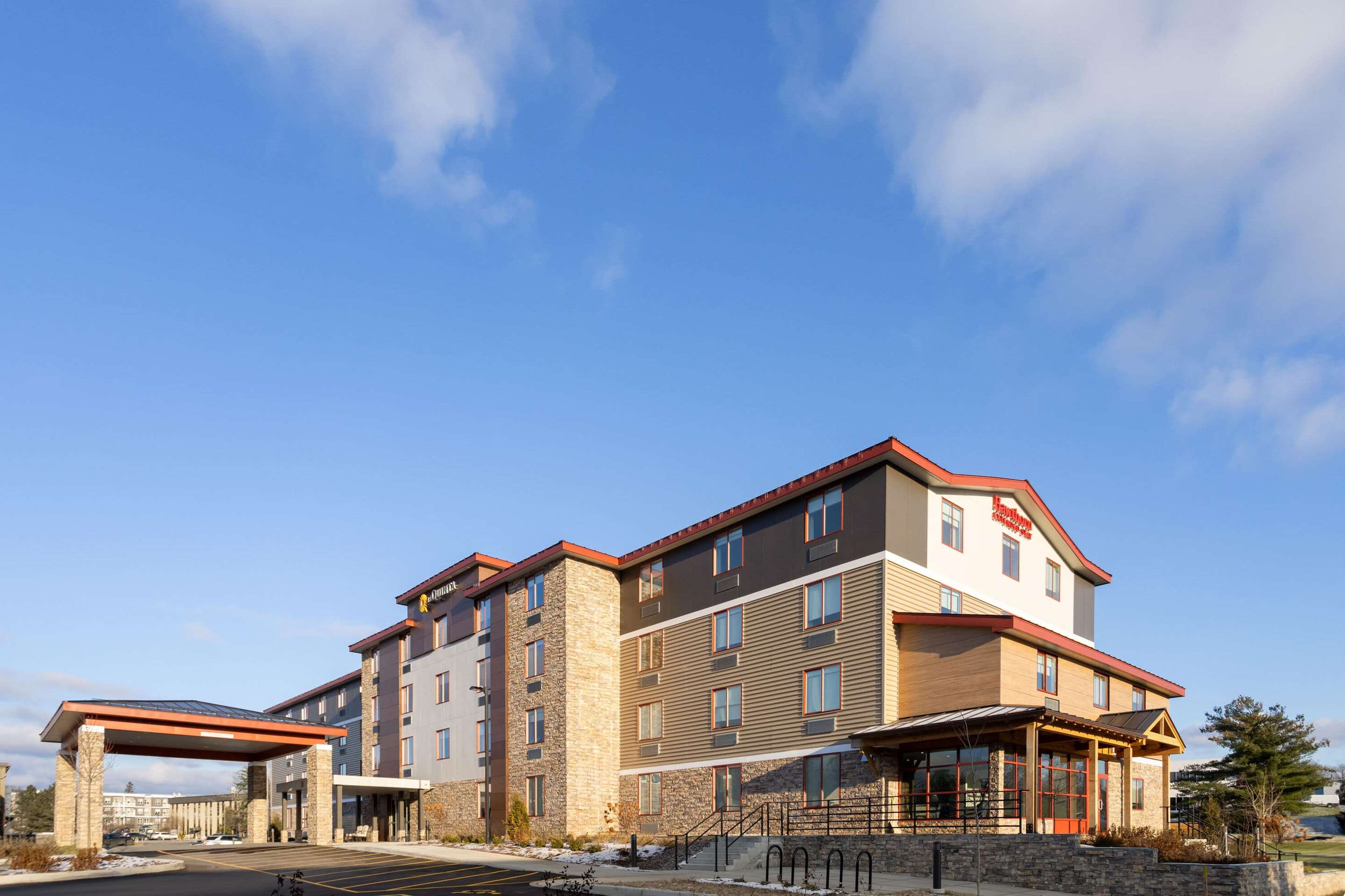 Exterior | La Quinta Inn & Suites By Wyndham Williston/Burlington