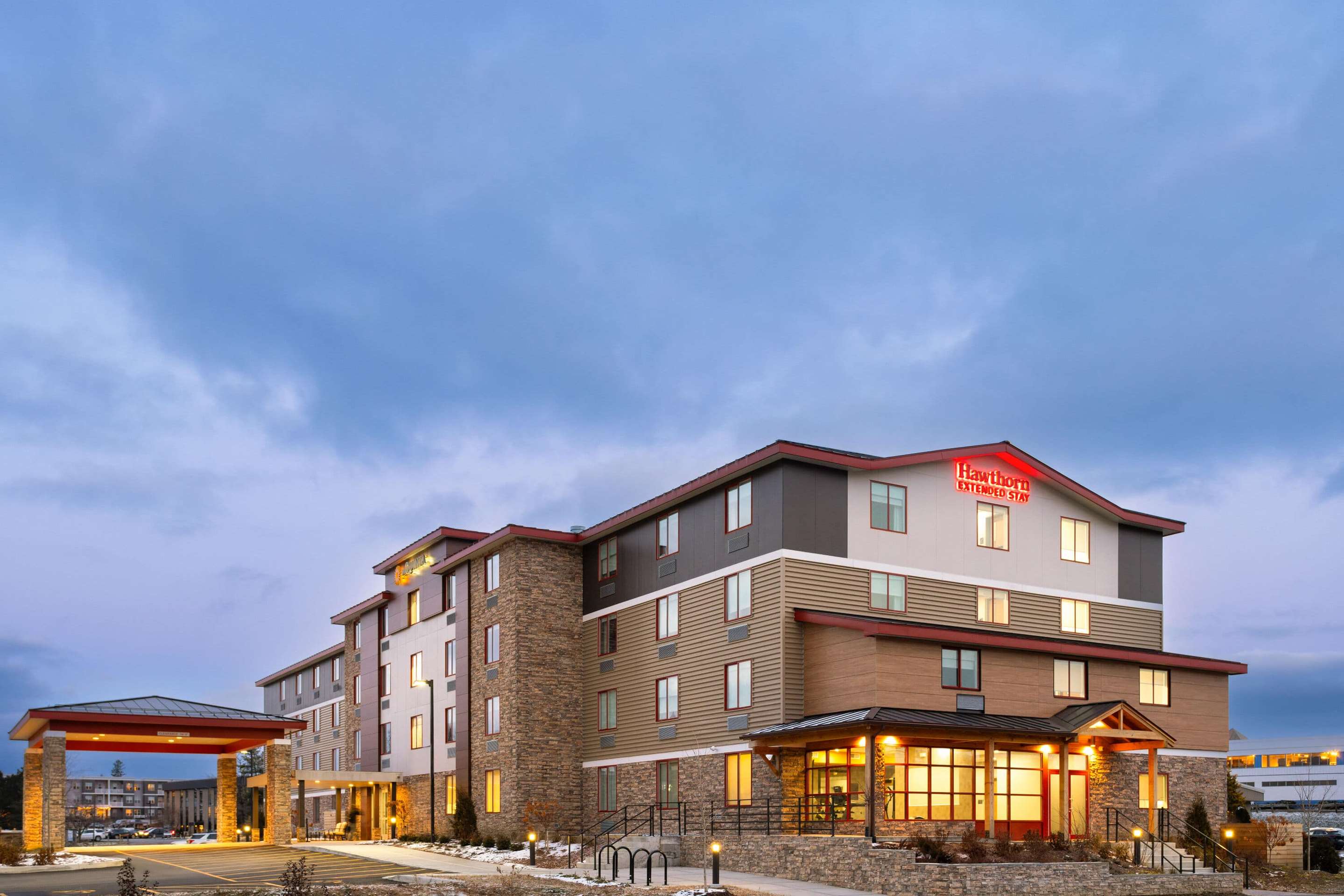 Exterior | La Quinta Inn & Suites By Wyndham Williston/Burlington
