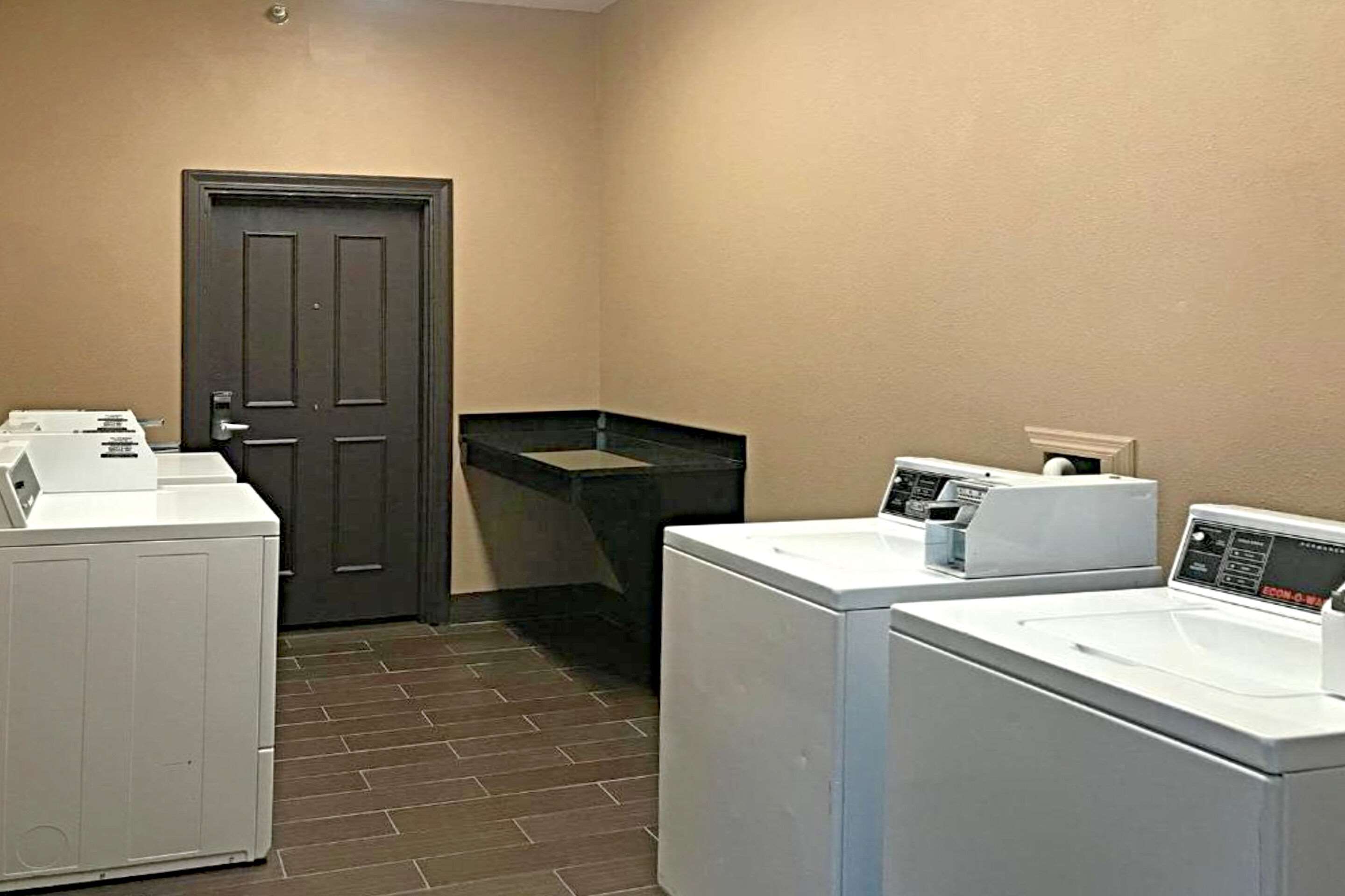 Guest laundry facilities | Comfort Inn & Suites O'Fallon - St. Louis Area