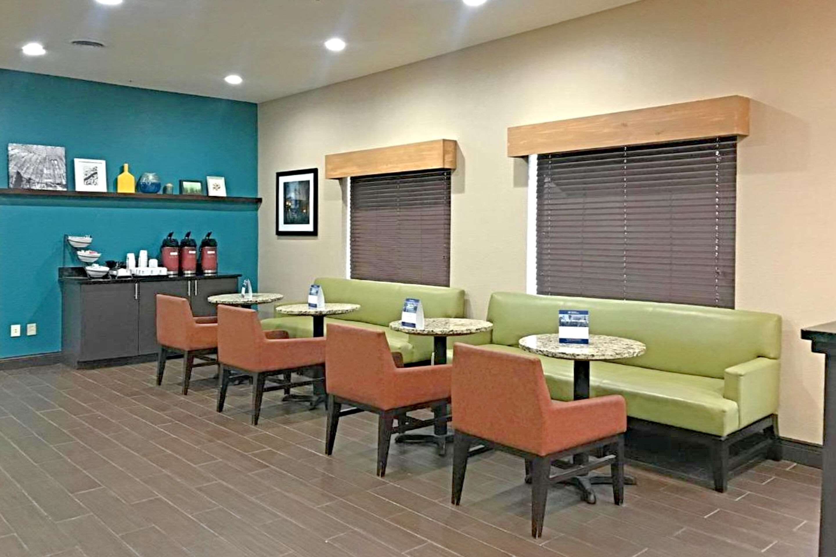 On-site restaurant | Comfort Inn & Suites O'Fallon - St. Louis Area