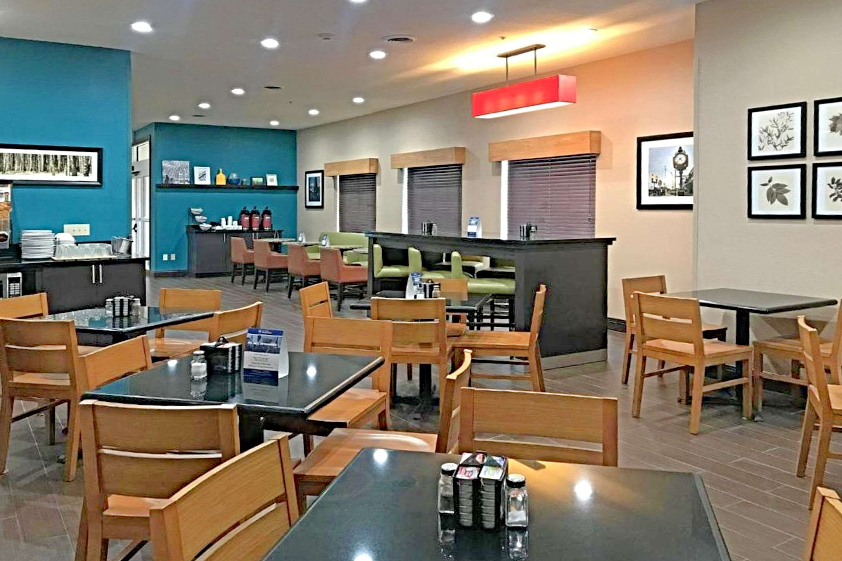 On-site restaurant | Comfort Inn & Suites O'Fallon - St. Louis Area