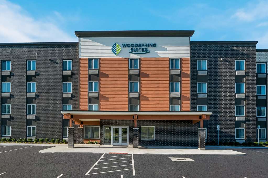 WoodSpring Stes Detroit Sterling Heights