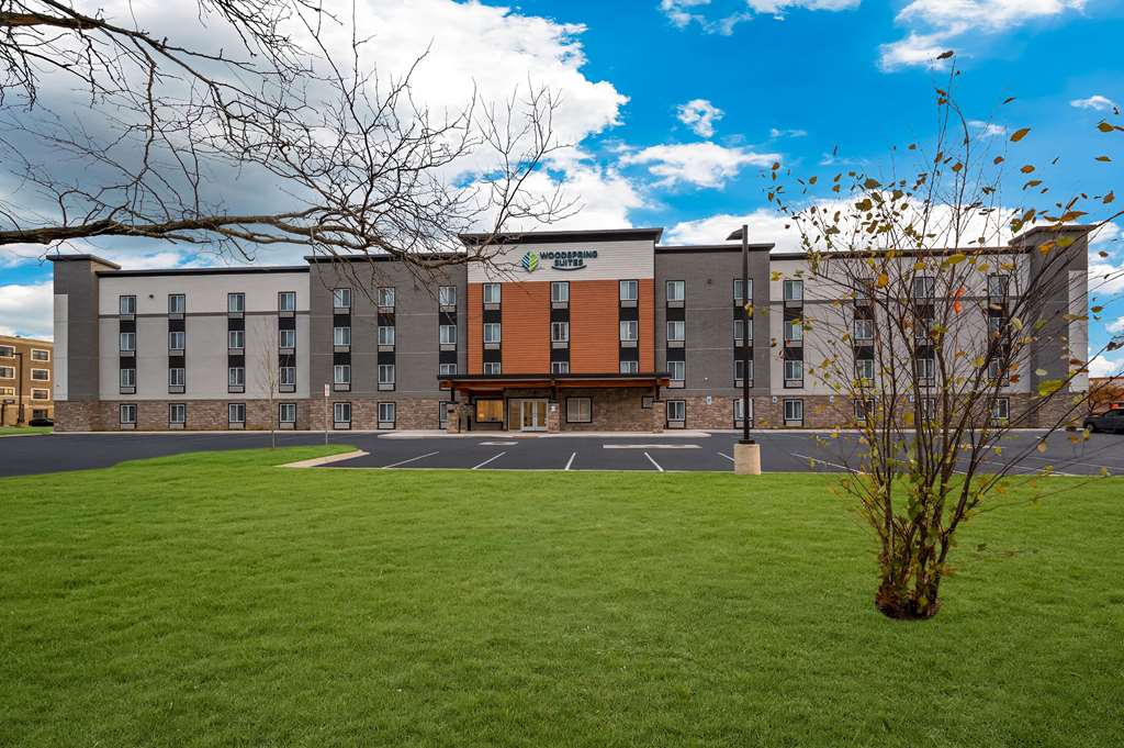 WoodSpring Suites Dearborn-Detroit