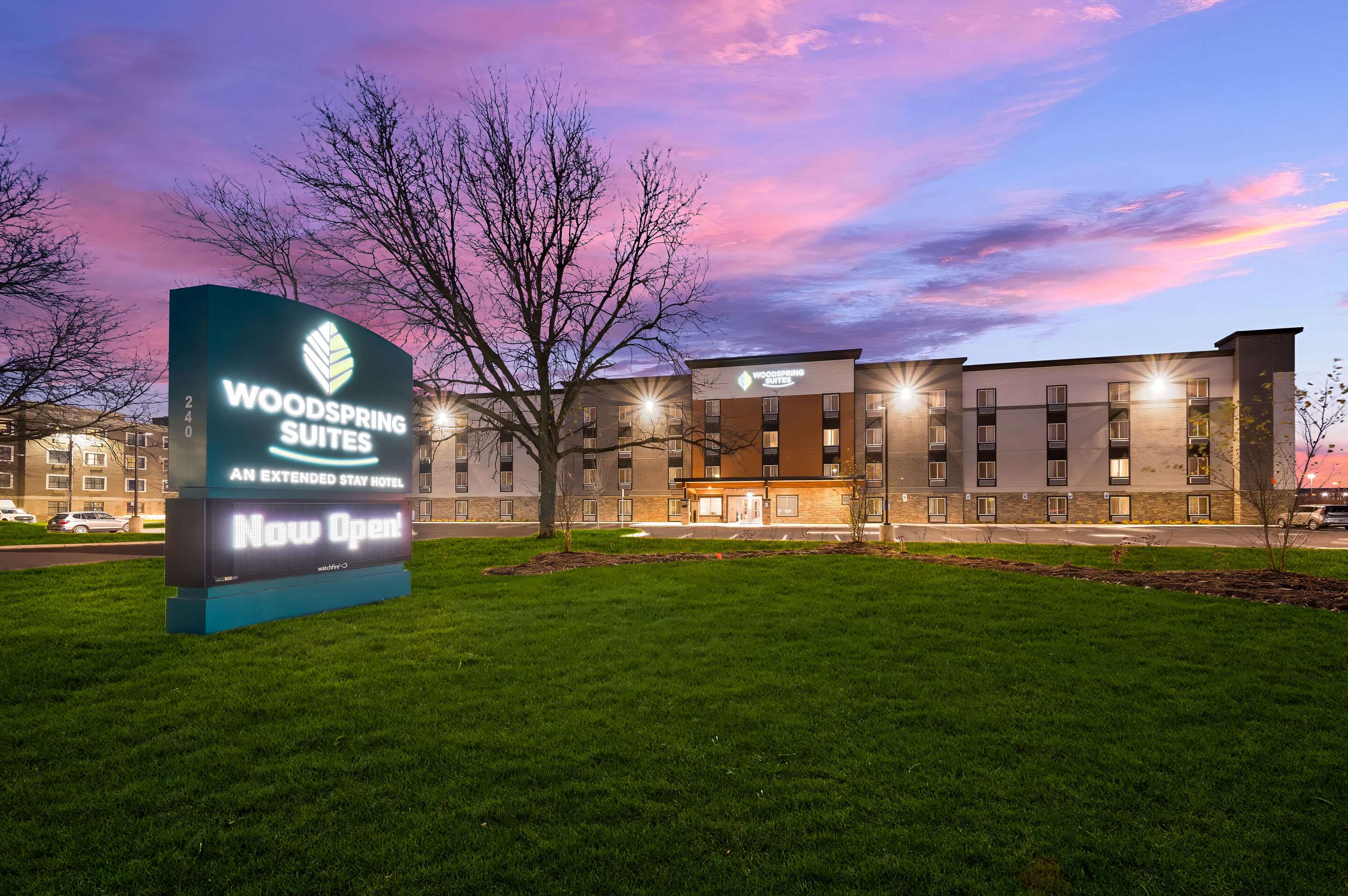 Twilight | Woodspring Suites Dearborn - Detroit