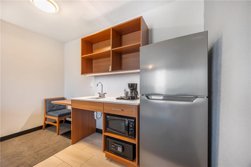 SUBURBAN STUDIOS BRANSON ON THE STR-guestroom-Guest Room,Suite,On-Site.jpg