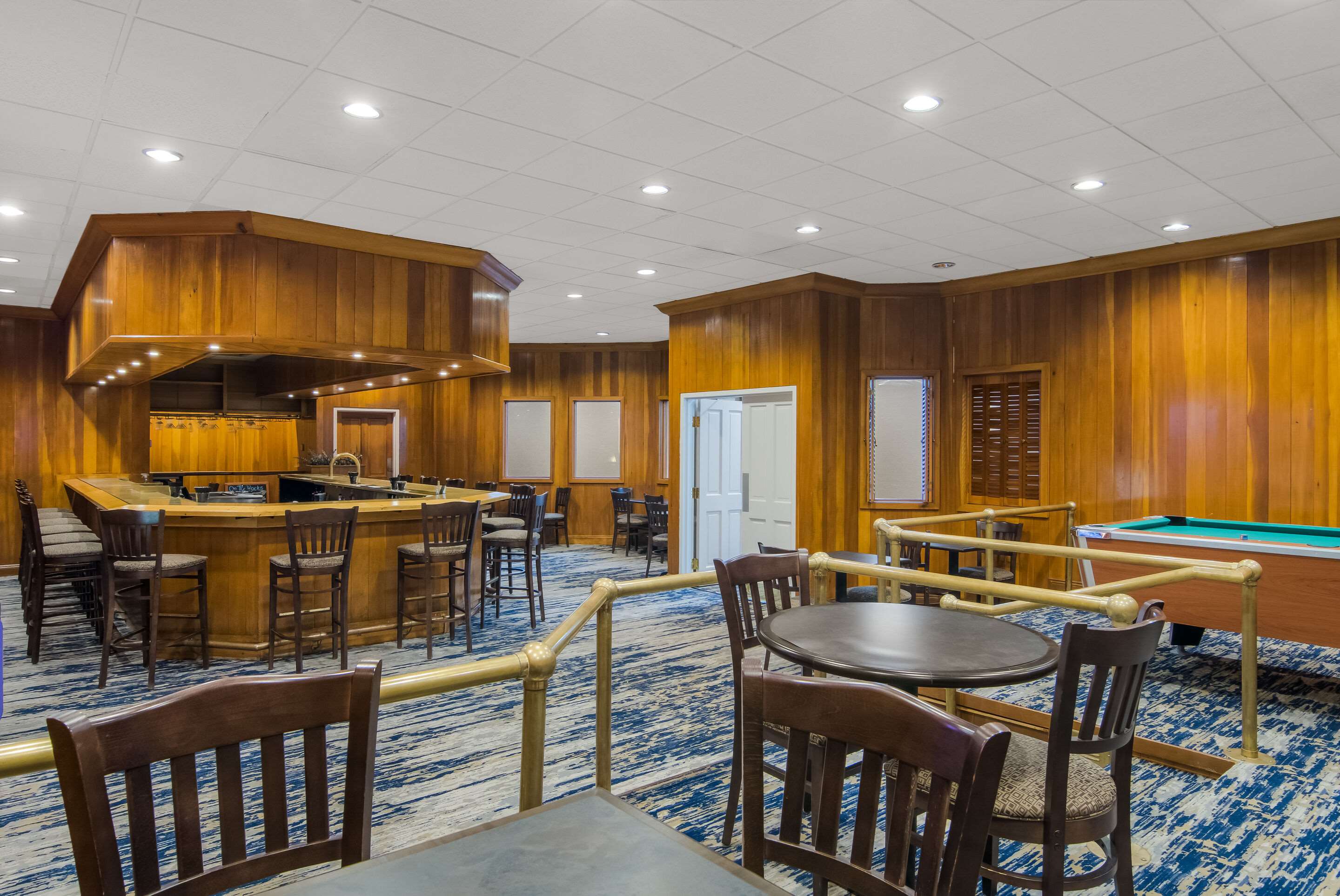 Hotel bar | The Inn on Maritime Bay, Ascend Hotel Collection