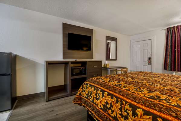  - Rodeway Inn Beaumont