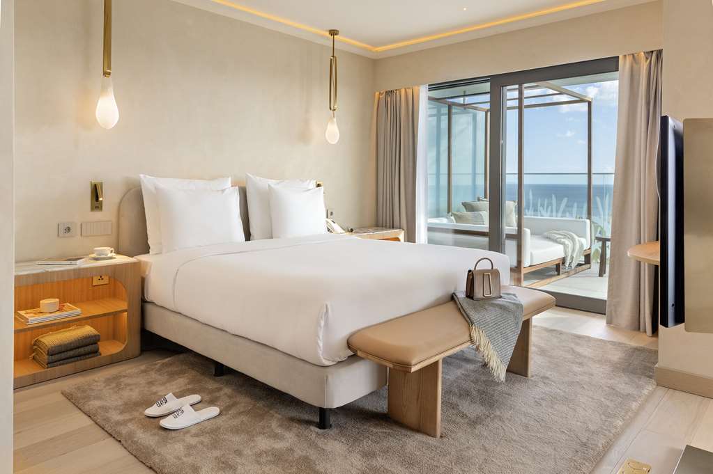 EVOLUTION CASCAIS ESTORIL-guestroom-Guest Room,Suite,On-Site.jpg