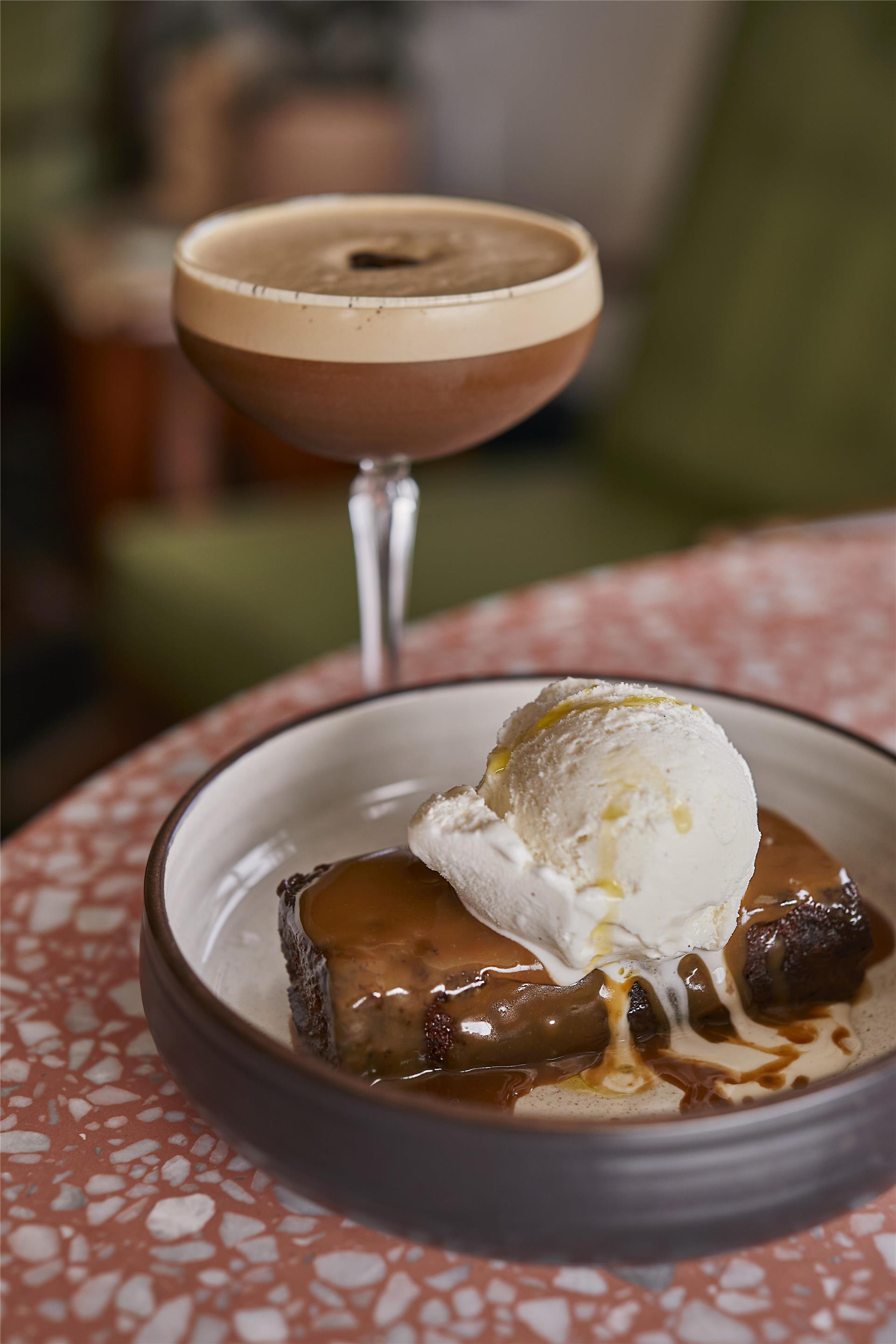 Full bar and desserts at Little Clam | Wayfinder Newport