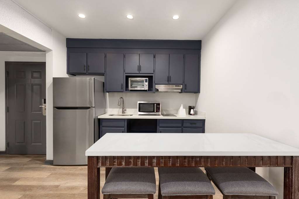 RAMADA BY WYNDHAM STUDIO SUITES DOT-guestroom-Guest Room,Suite,On-Site.jpg