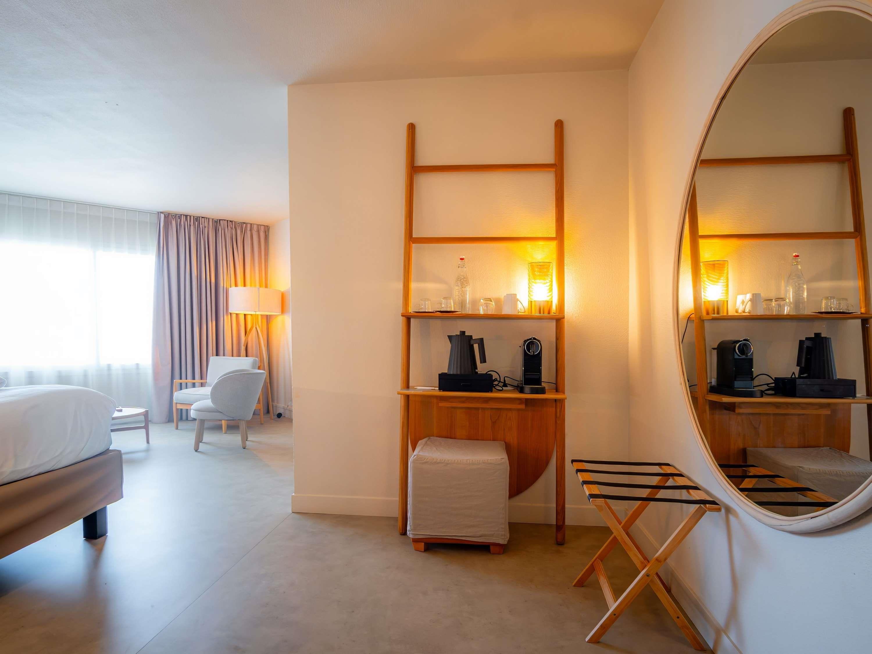 Mercure Saint Raphael Centre Plage Room Type - Junior Suite with 1 double bed, 1 double sofa bed, sea view