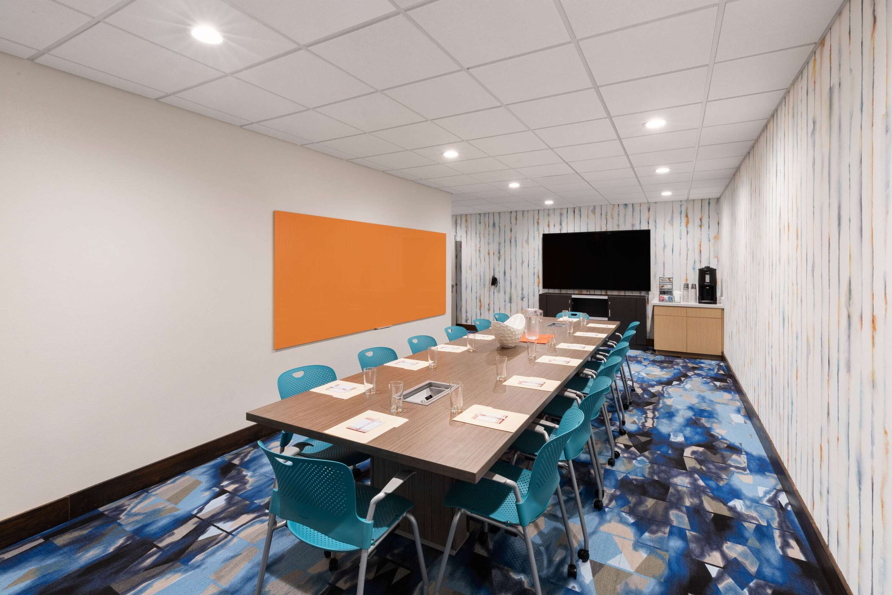 Meeting Room | Hawthorn Extended Stay by Wyndham Kingwood/Houston