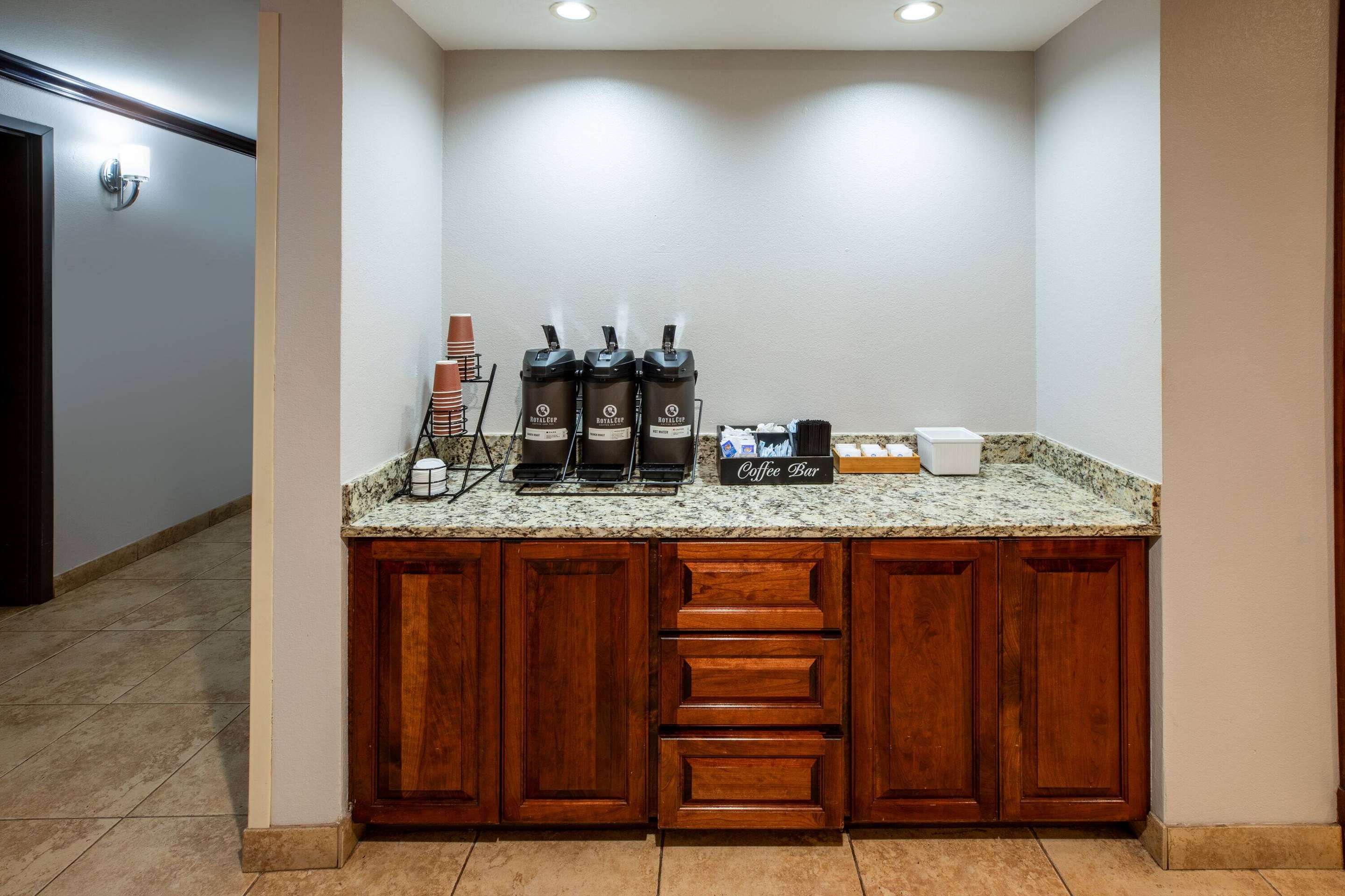 Property amenity | Days Inn by Wyndham Baton Rouge/I-10