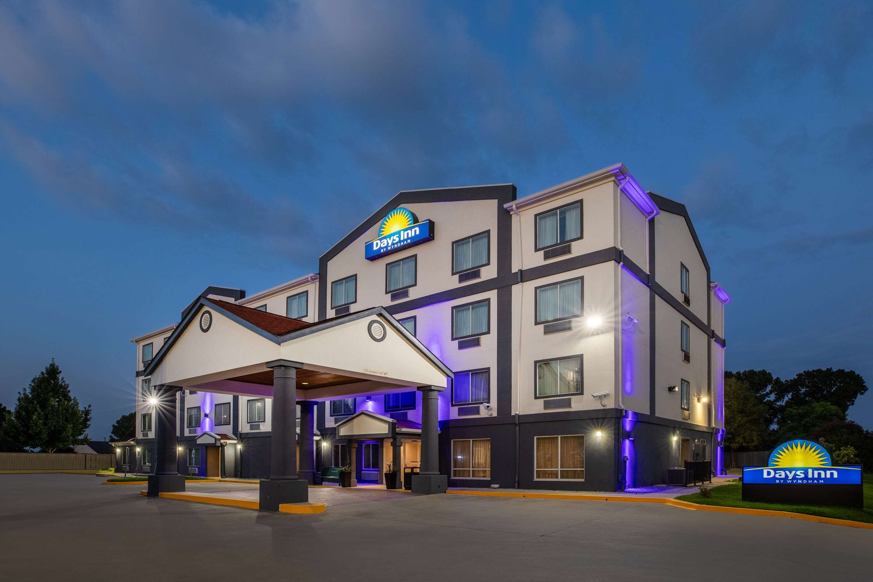 Exterior | Days Inn by Wyndham Baton Rouge/I-10