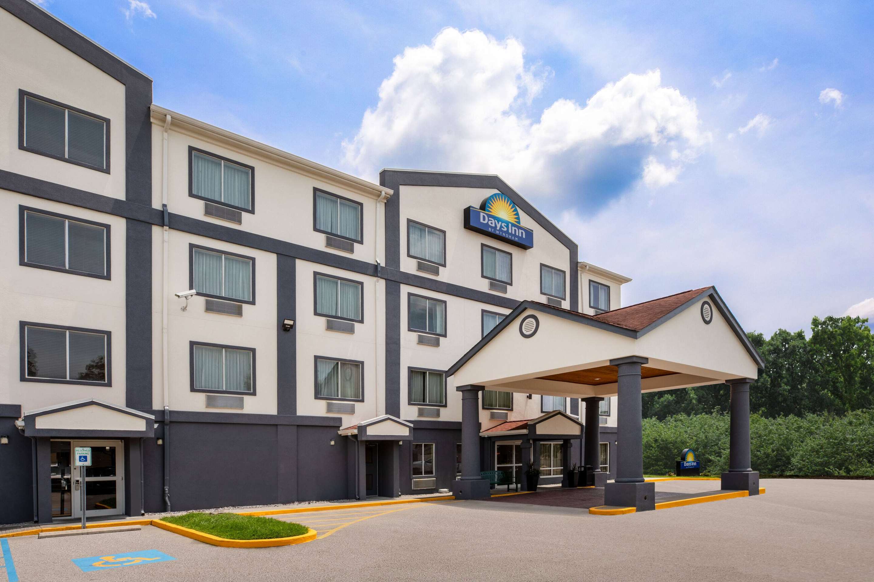 Exterior | Days Inn by Wyndham Baton Rouge/I-10