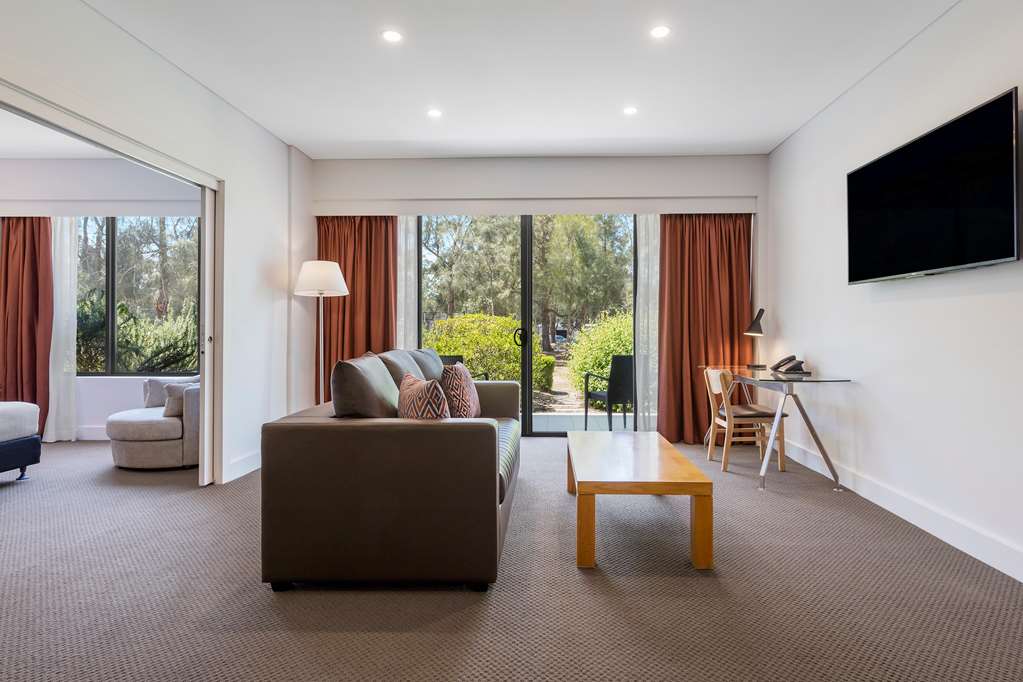 RYDGES RESORT HUNTER VALLEY-guestroom-Guest Room,Guest Room Amenity,Suite,On-Site.jpg