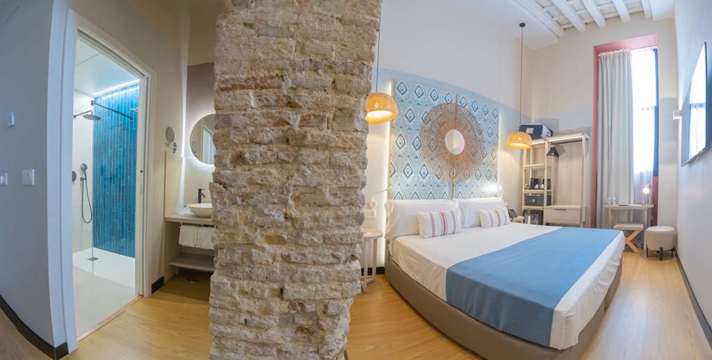 SOHO BOUTIQUE CADIZ-guestroom-Guest Room,On-Site.jpg